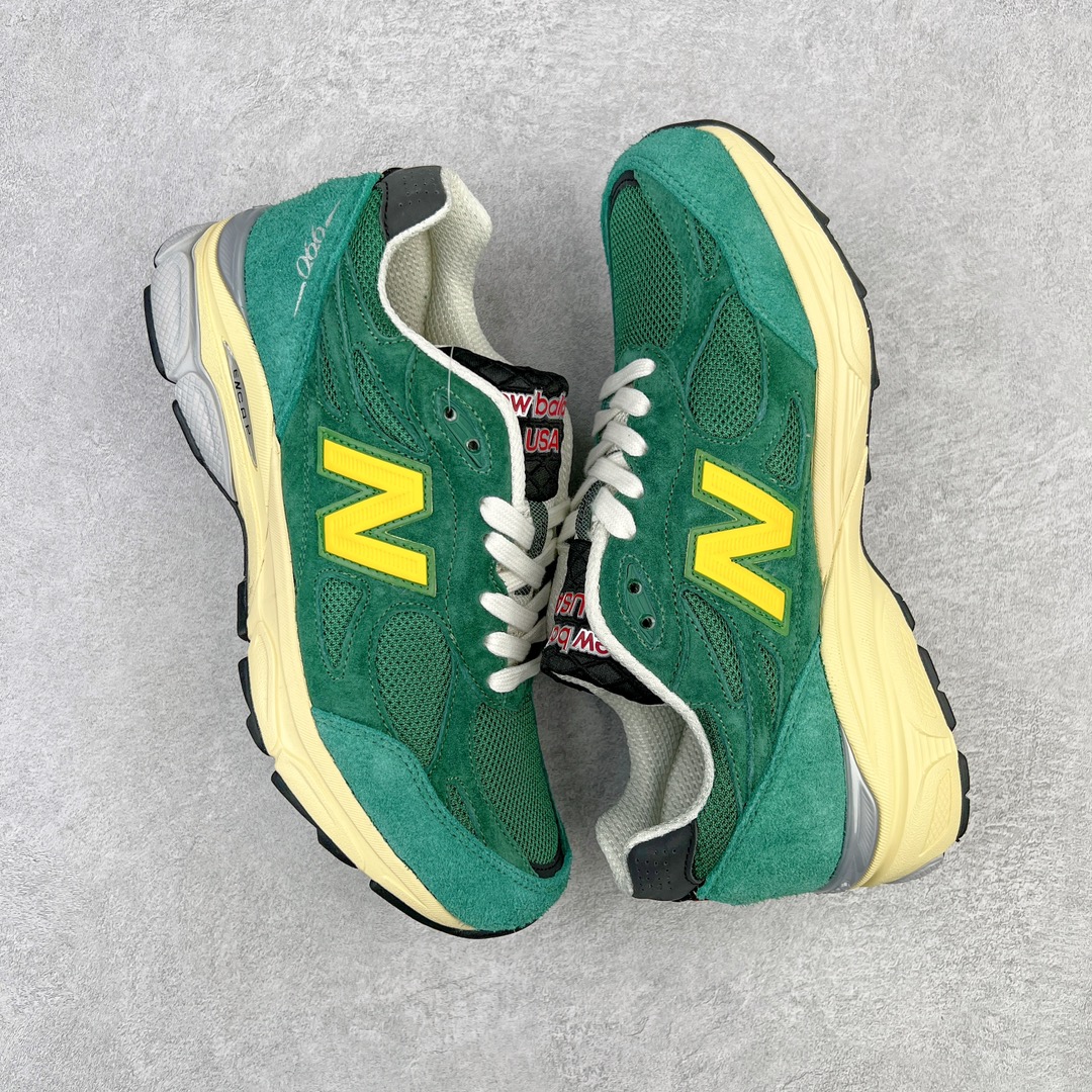 图片[3]-＃K版纯原福利 New Balance M990GG3 新百伦NB990V3 绿色 第三代总统复古慢跑鞋 正确3M反光细节 原楦原纸版开发 正确6层组合底模精密开发 搭载全新碳素中底 后跟透明TPU水晶装饰条稳固 沿用了引以为傲的跑鞋手工技艺 采用猪皮绒面并包裹局部透气网面的鞋身设计 菱网鞋舌上刻有New Balance USA 鞋面依旧身着经典的大热之灰 彰显了其高端的品质身份 尺码：36 37 37.5 38 38.5 39 40 40.5 41.5 42 42.5 43 44 45-选品中心