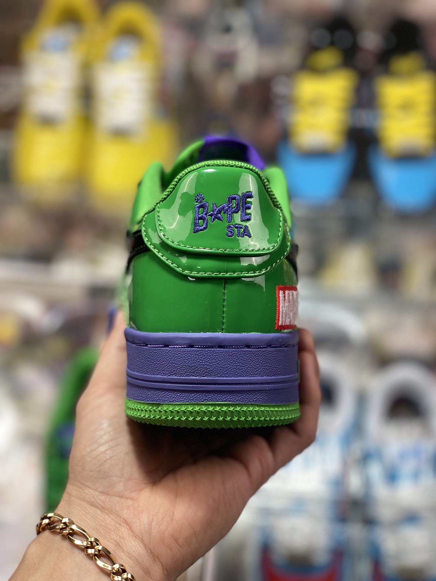 BAPE Sta Low Flashing Star Series Low-top Sneakers ”Patent Leather Green Purple Hulk” 001FW-I731-904