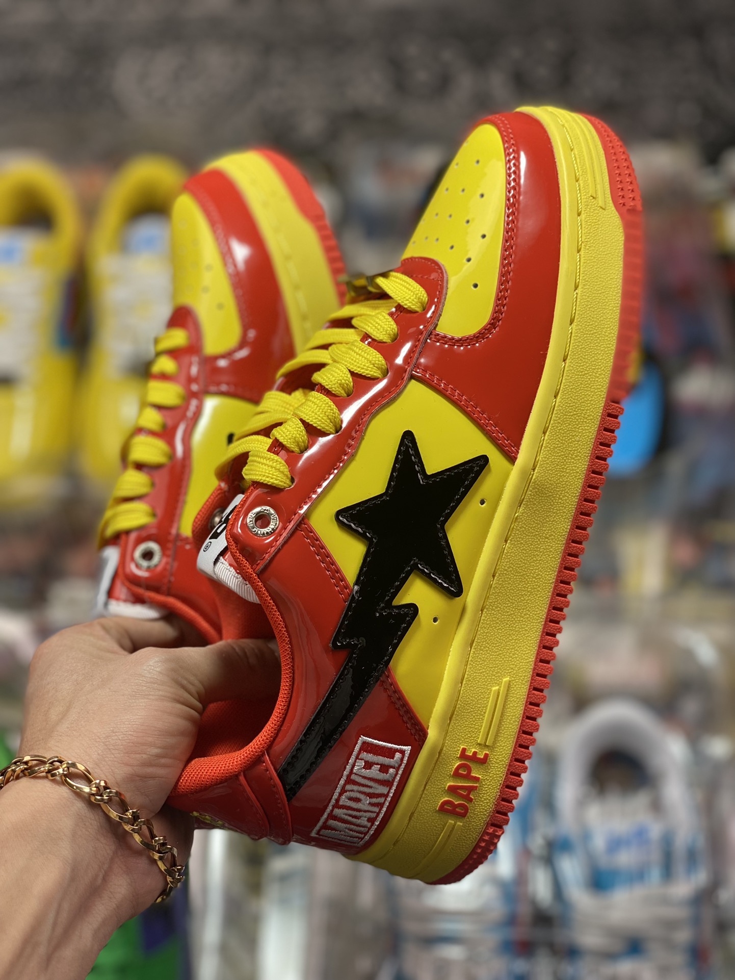 Bathing Ape BAPE Sta Low Flashing Star series low-cut sneakers ”Patent Leather Red Flower Black Iron Man” 001FW-I731-902