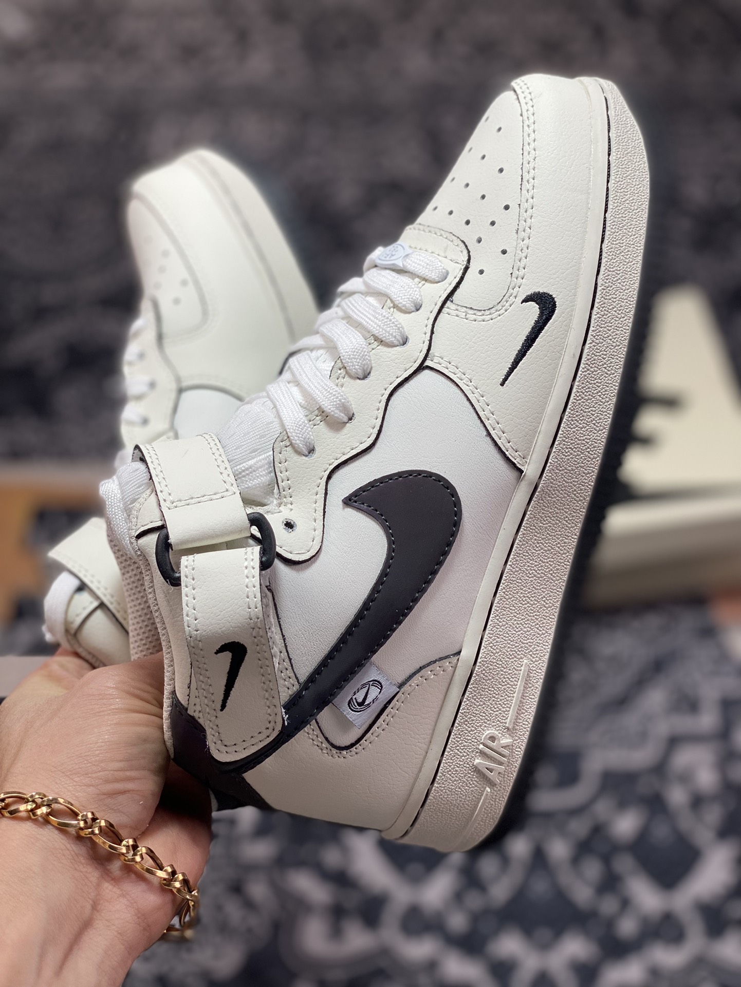 Nike Air Force 1 '07 Mid ”Milky White/Chameleon Mini Swoosh” Air Force 1 sneakers ”Leather Beige Black Chameleon Small Hook” FB1869-066