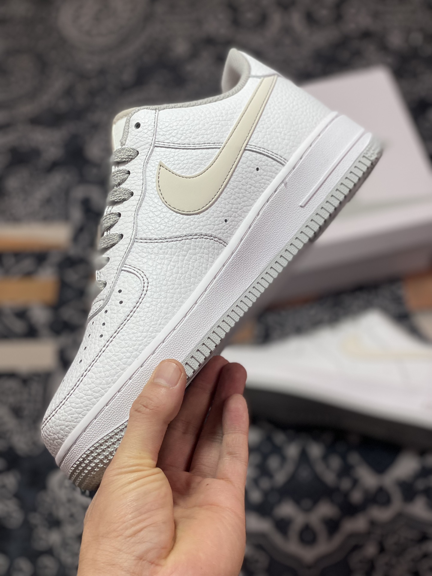 240 Nike Air Force 1 Low”MORE THAN____”空军一号板鞋“白浅灰签名涂鸦”UO5369-603