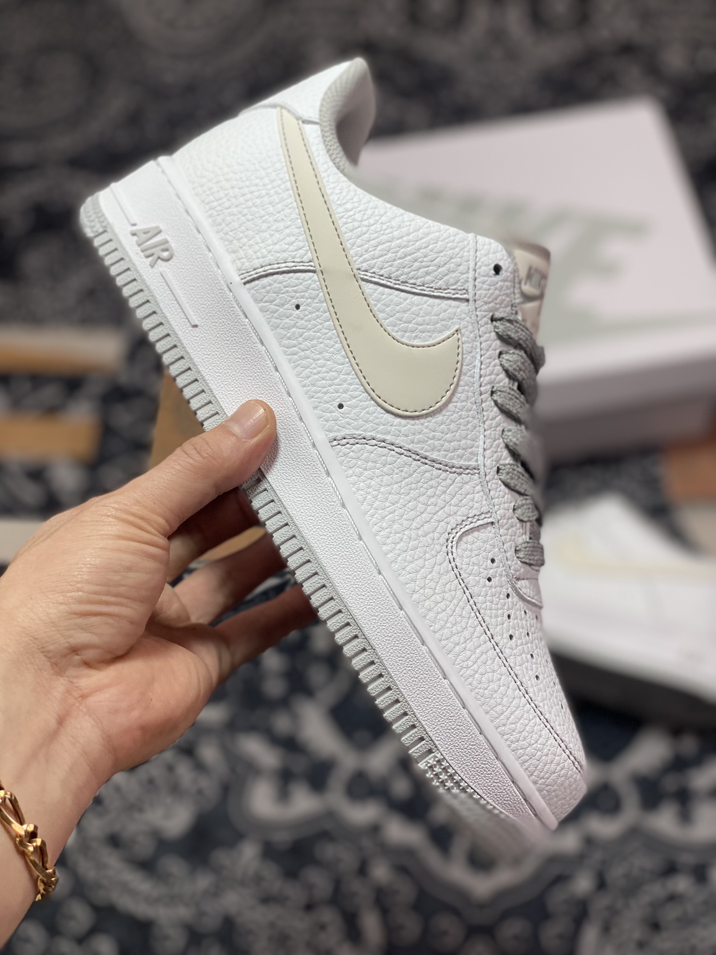 240 Nike Air Force 1 Low”MORE THAN____”空军一号板鞋“白浅灰签名涂鸦”UO5369-603
