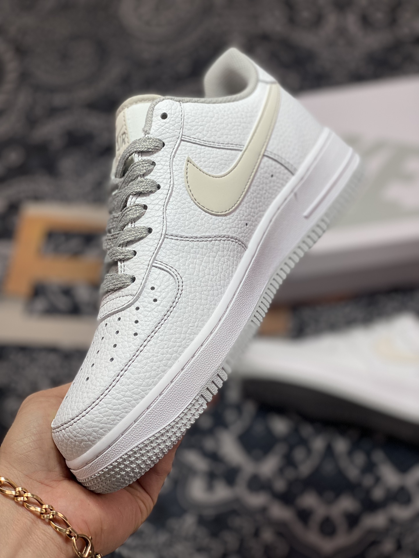 240 Nike Air Force 1 Low”MORE THAN____”空军一号板鞋“白浅灰签名涂鸦”UO5369-603