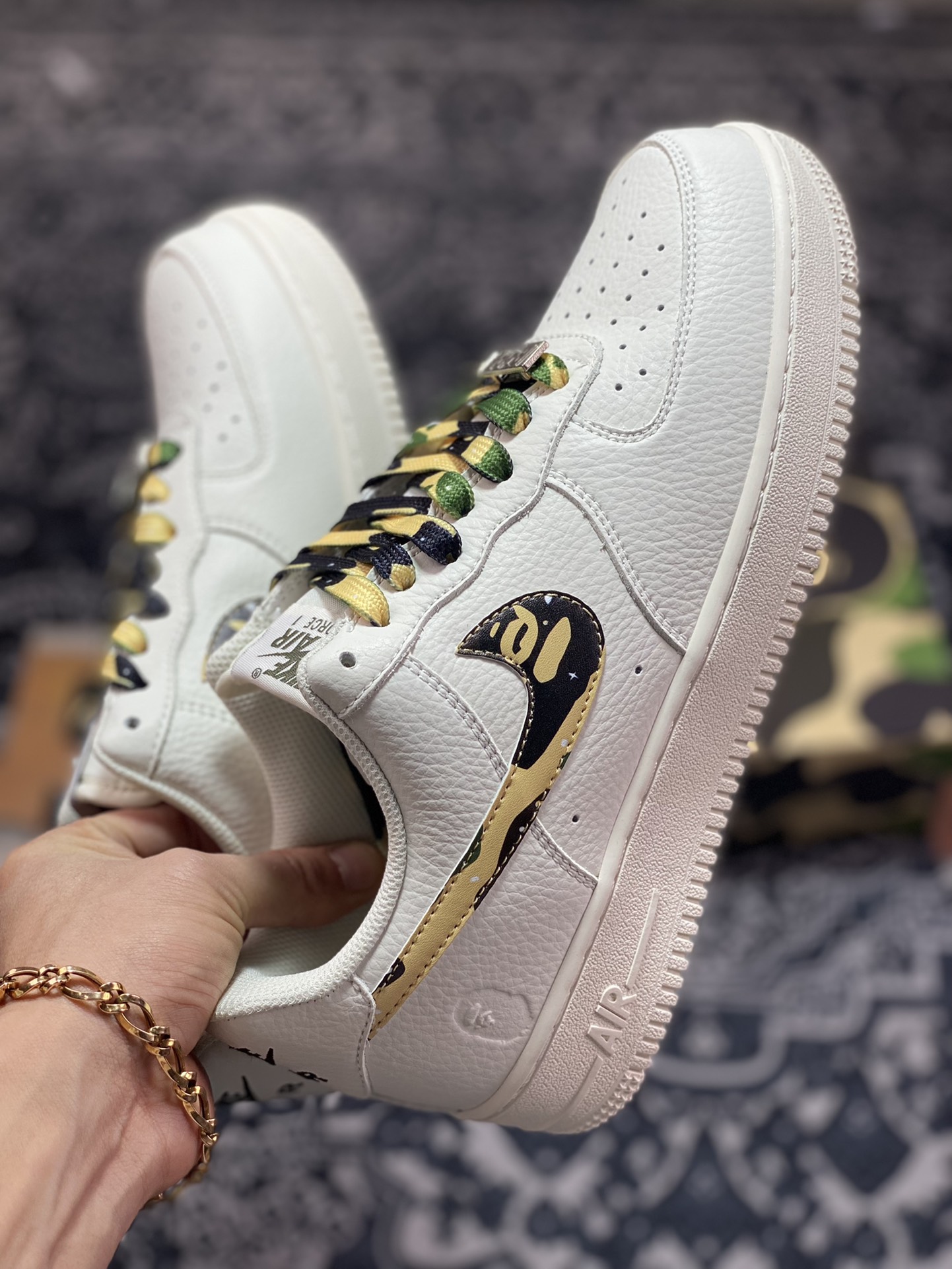 A Bathing Ape BAPE Sta Low Star series low-cut shoes ”leather white and green camouflage” 1H20-191-045