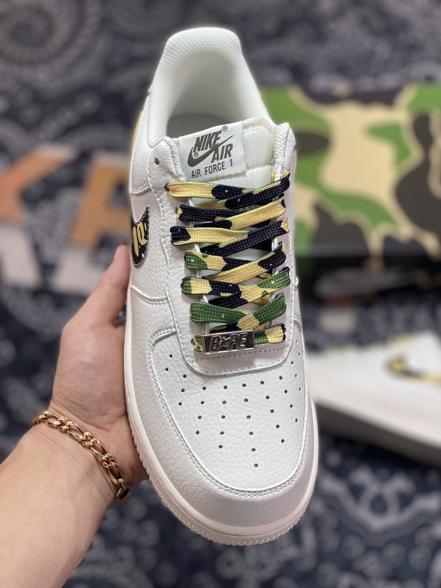 A Bathing Ape BAPE Sta Low Star series low-cut shoes ”leather white and green camouflage” 1H20-191-045