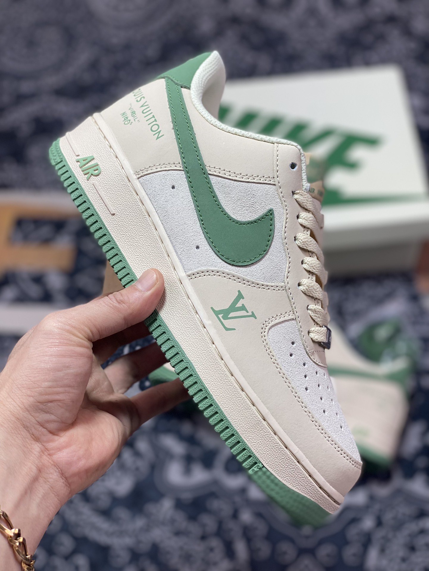 260 Louis Vuitton x Nike Air Force 1 07 LV8”Beige White/Green LV”空军一号板鞋“皮革沙米绿LV印花”BS8856-821