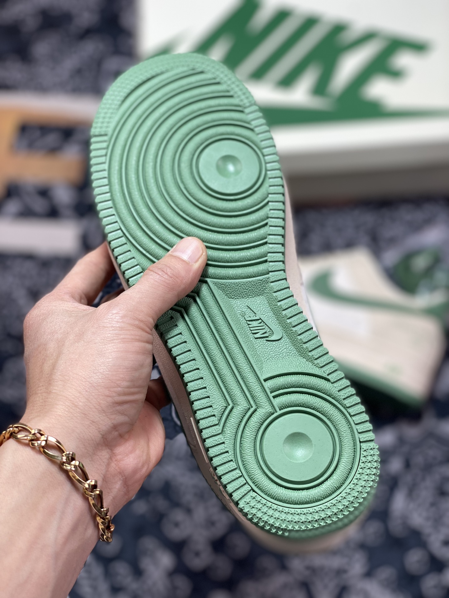 260 Louis Vuitton x Nike Air Force 1 07 LV8”Beige White/Green LV”空军一号板鞋“皮革沙米绿LV印花”BS8856-821