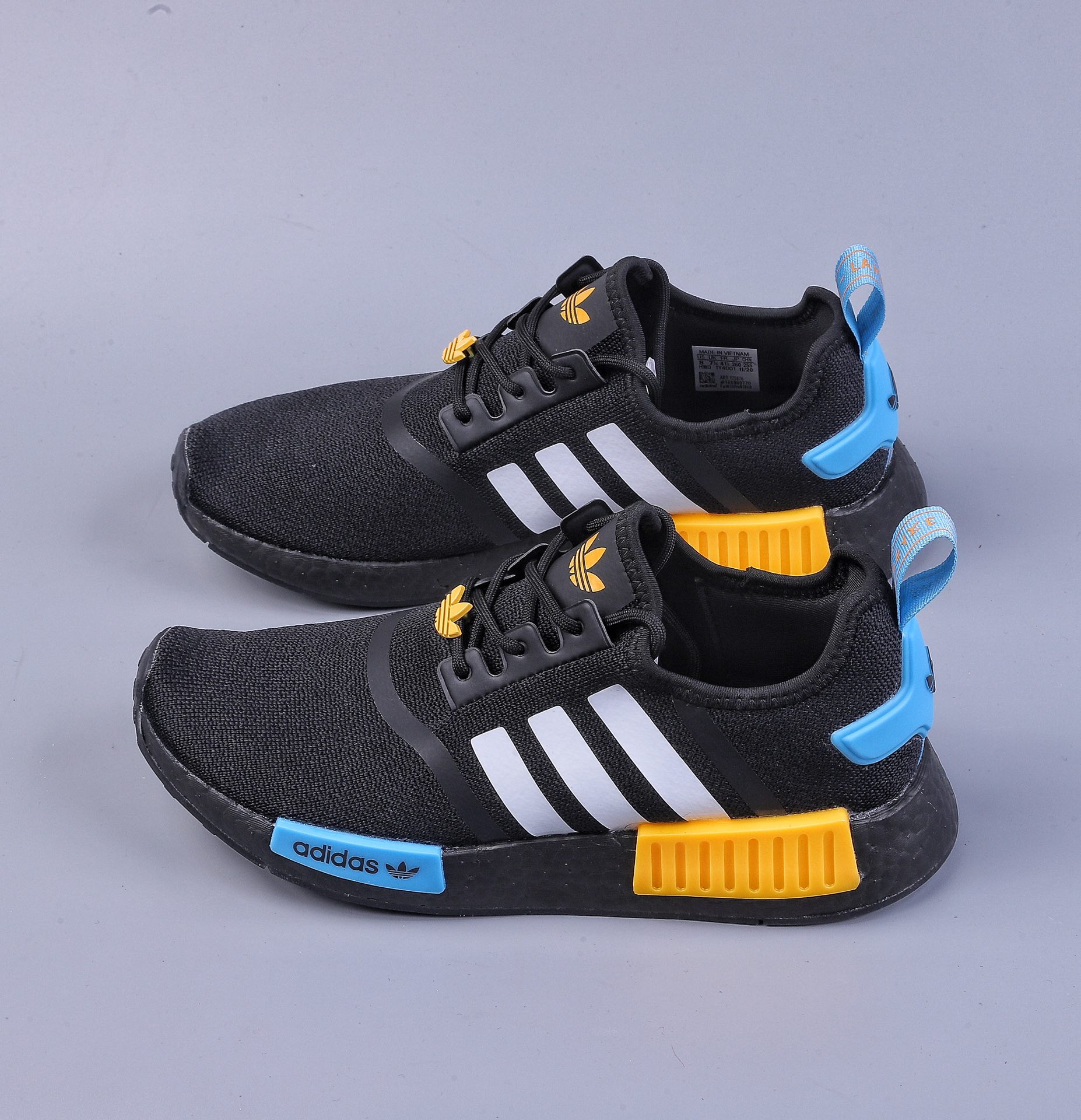 Adidas Boost NMD R1 classic running shoe series new color FZ5876