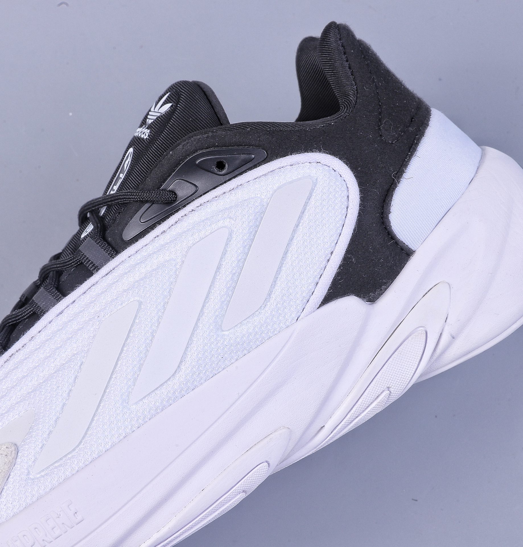 180  Adidas 三叶草OZELIA adiPENE 水管2.0 皮面复古运动老爹鞋 GY1561