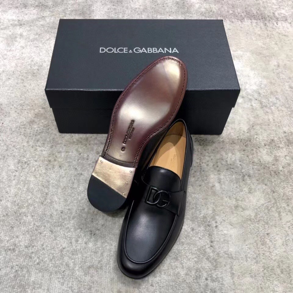 Dolce & Gabbana Leather Loafers - Classic Style & Premium Comfort 7 i1676899106 4187 5