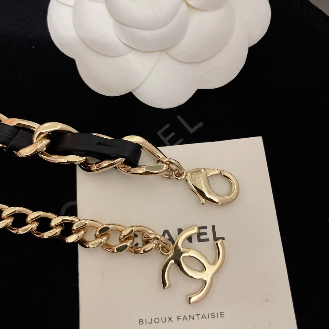 【【香黑白撞色方块黑皮choker】Z 7700，超级经典的黑白撞色搭配，太绝啦！一定要冲冲冲！！整体都