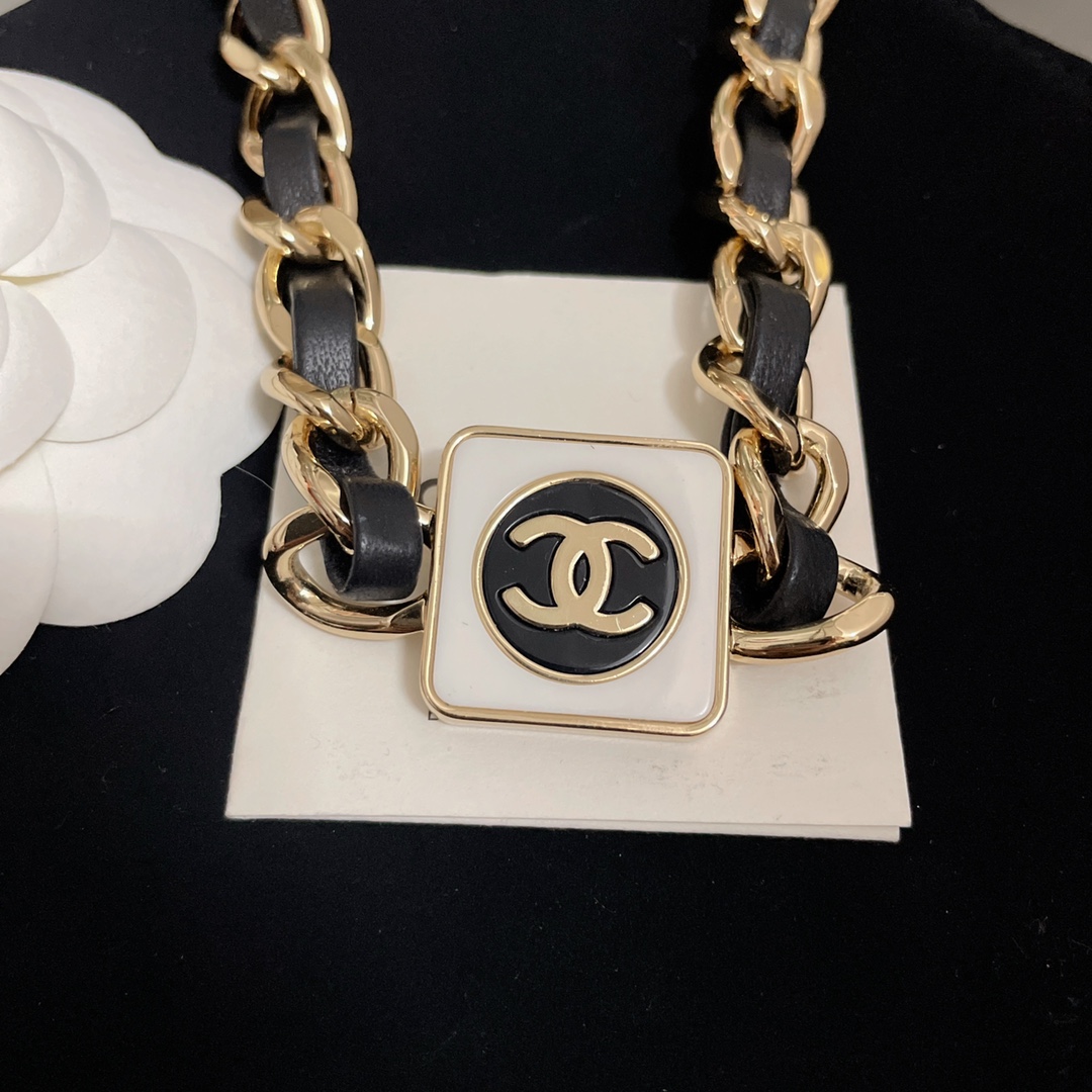 【【香黑白撞色方块黑皮choker】Z 7700，超级经典的黑白撞色搭配，太绝啦！一定要冲冲冲！！整体都