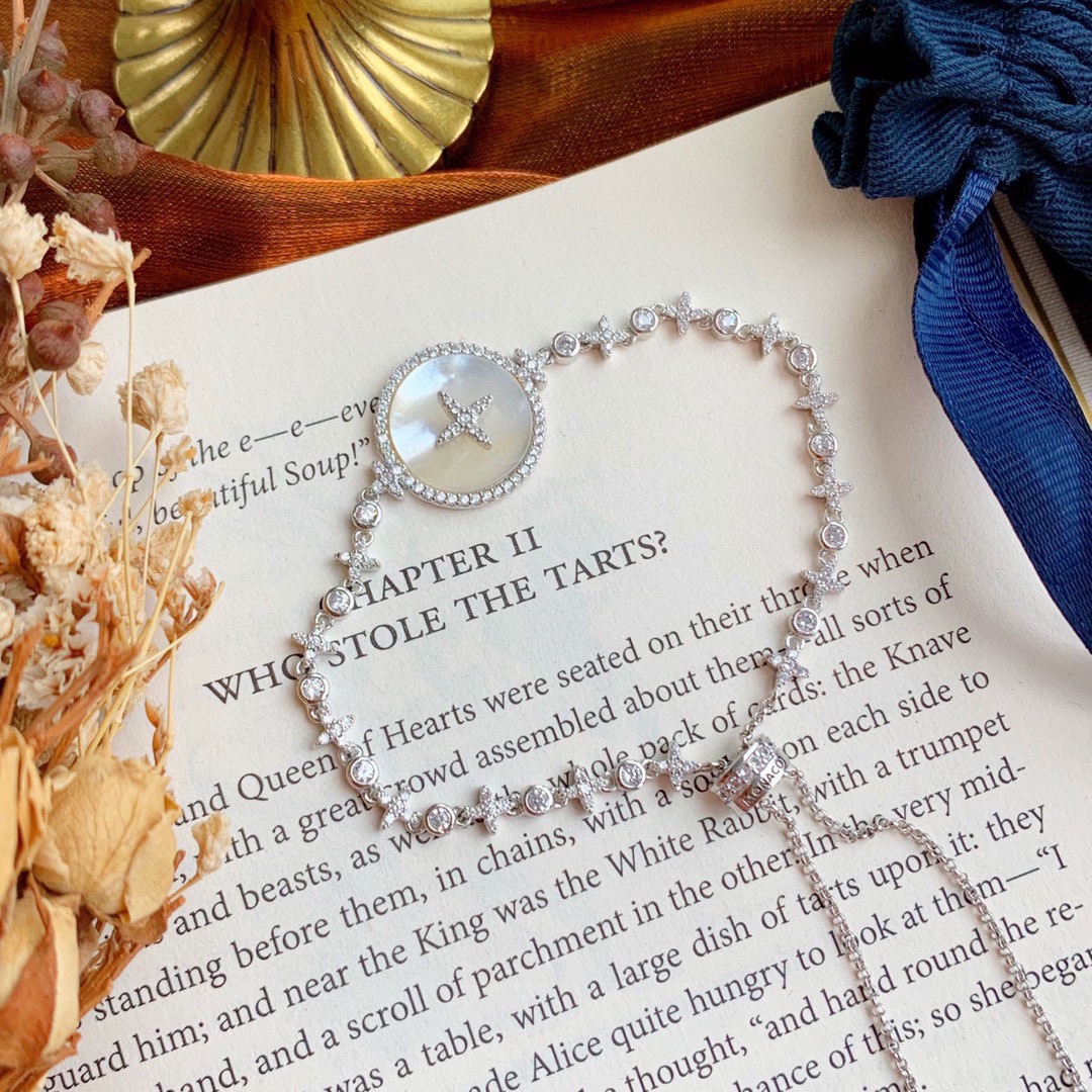 Silver Bracelet with 18K Gold Vacuum Plating, Natural Bees, Adjustable Length – Perfect for Any Occasion