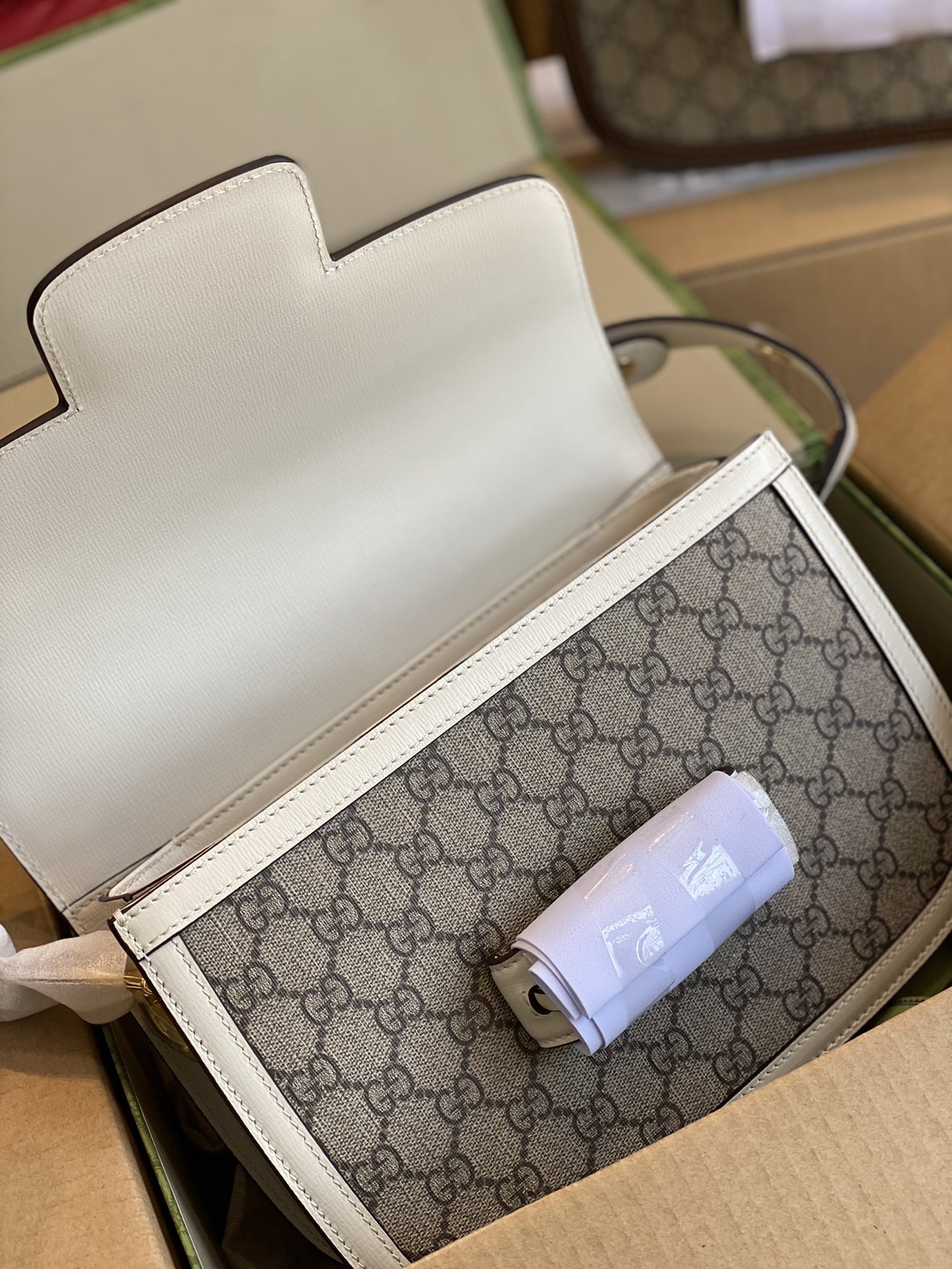 。发货实拍，原厂皮GG马鞍包✈️602204白