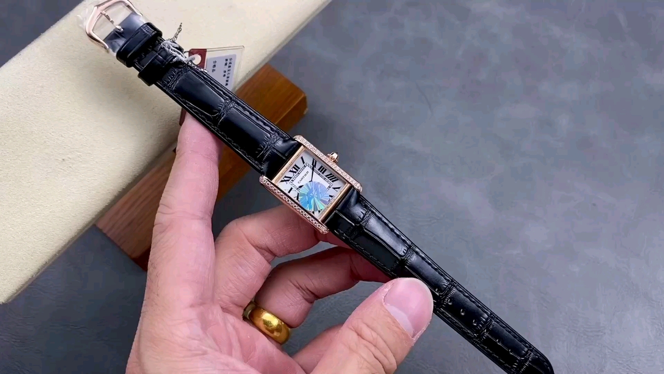 Cartier F1厂卡地亚TANK MUST de Cartier全系列倾情打造 中号33 7*25