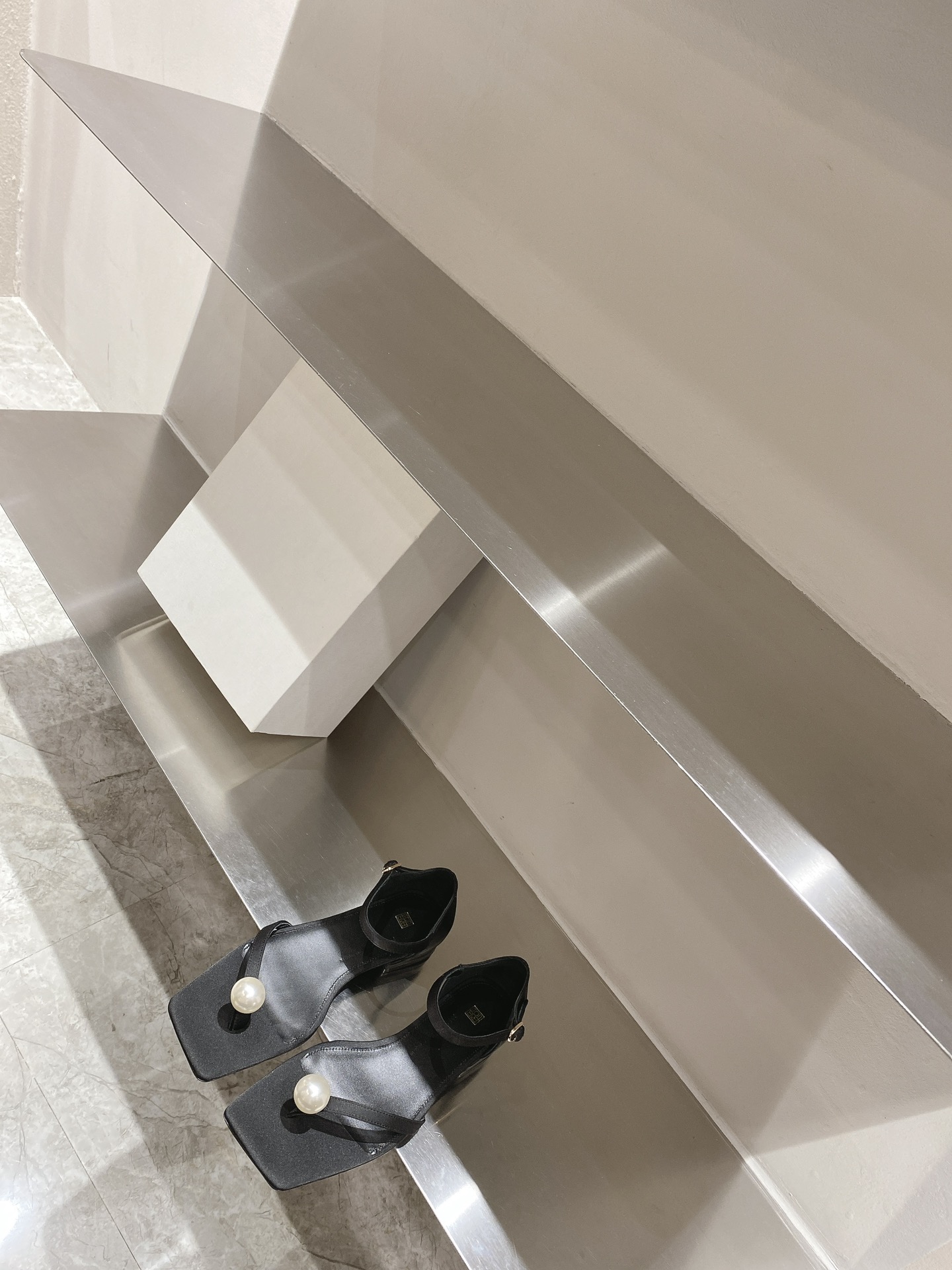 Luxurious Totem*2023 Spring and Summer Leather Shoes Collection unveiled with Imported Materials and Italian Craftsmanship. - 图片 4