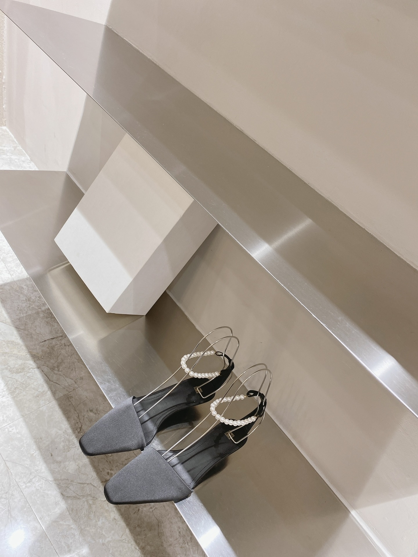 “Totem*2023 Spring and Summer New Grail: Italian Leather Shoes Collection” - 图片 3
