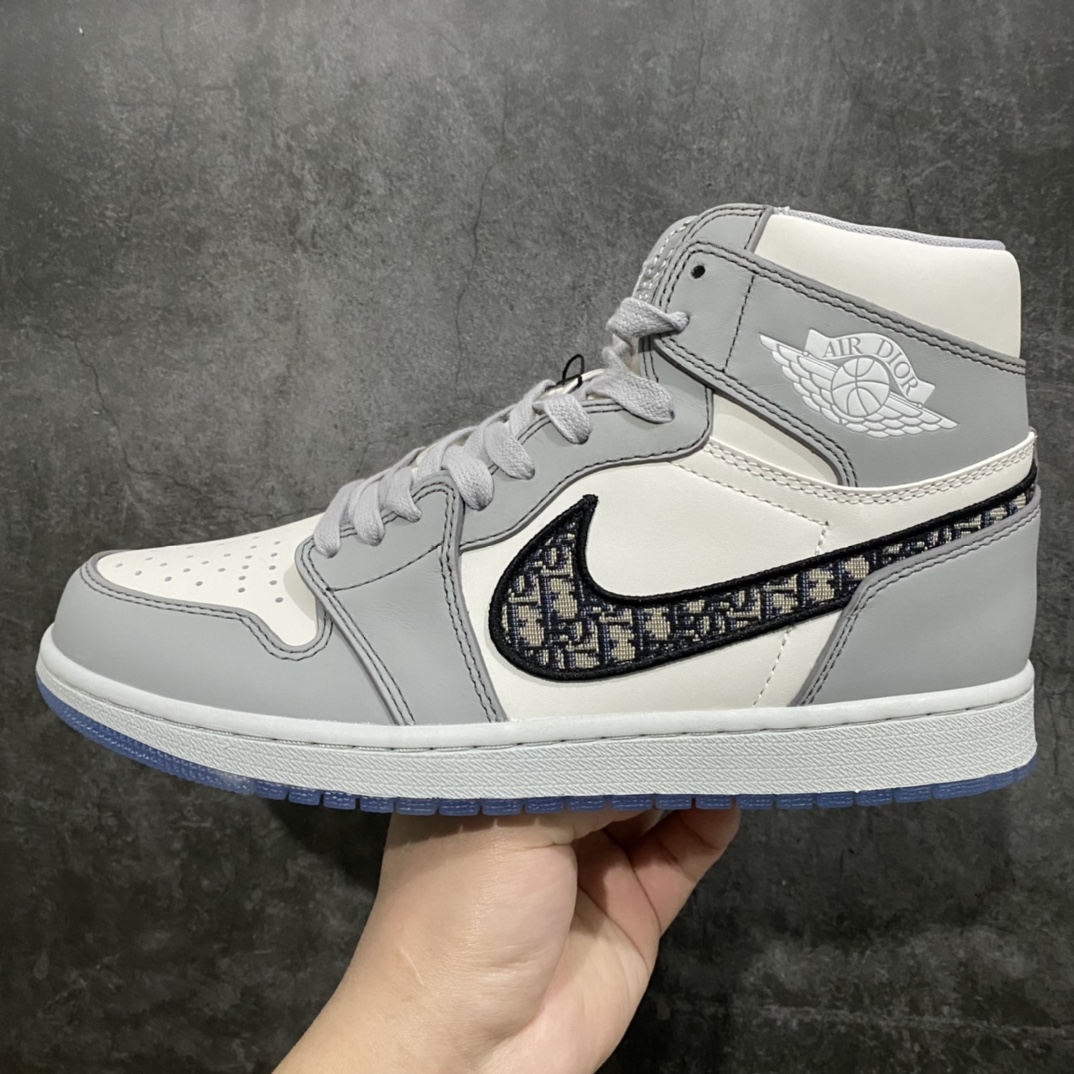 图片[4]-X版纯原全码补Dior x Air Jordan 1nAJ1大迪奥高帮整个市场的天花板版本之一n鞋型细节和lw非常相似真正购入原鞋拆解开发 材料全部使用原厂材料n细节做工完美复刻原鞋 勾子刺绣效果市场别无二家n无需太多文案描述 高端零售的顾客 要想最稳的版本 此版本是不二之选！ 尺码：36-47.5-莆田鞋批发中心