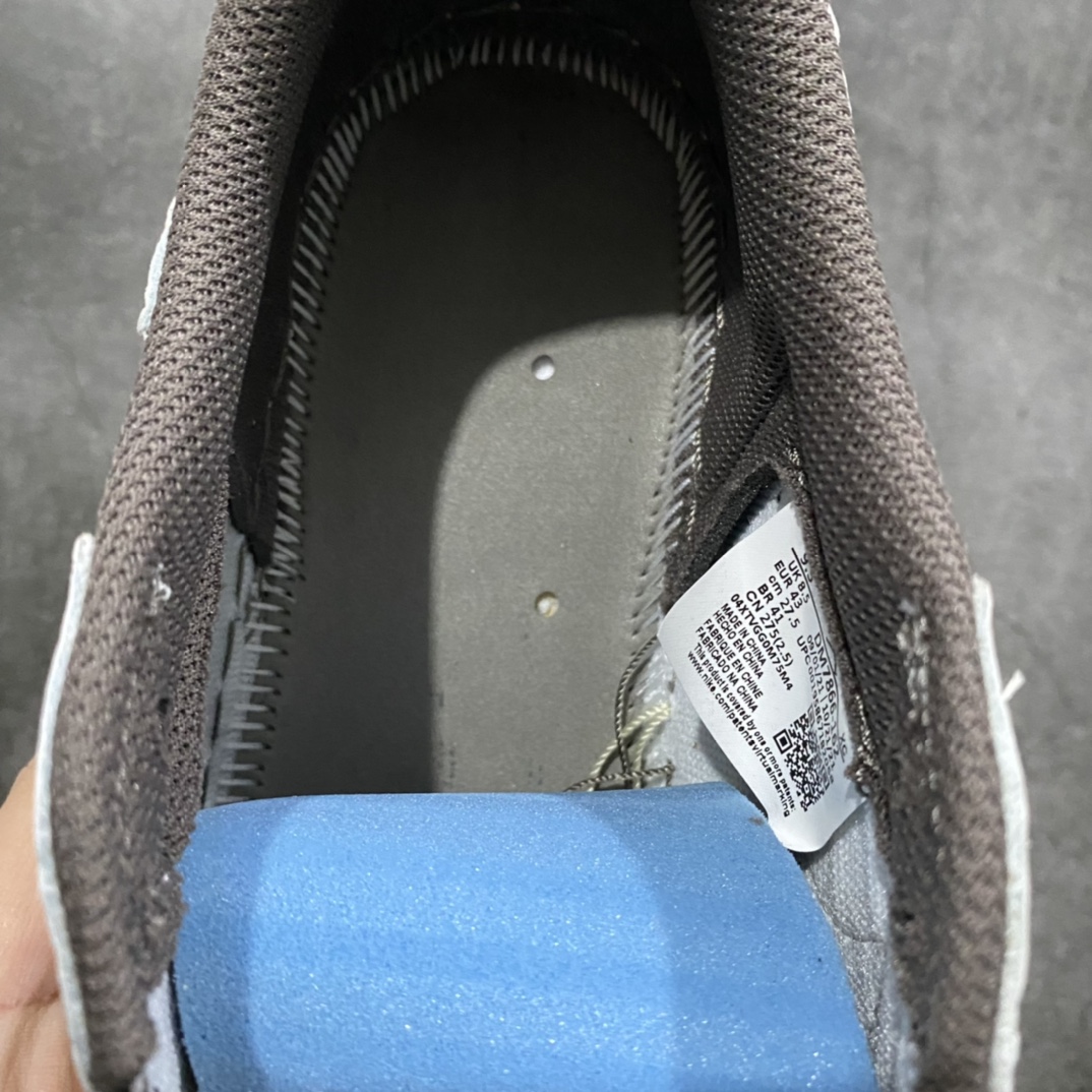 图片[4]-私人订单 Ari Jordan 1 x Travis ScottnAJ1 x TS联名白棕倒钩 DM7866-162n市场未流通版本 区别各大代号版本n所有皮料均来自原厂 所有细节均多次校对n针车效果同步原鞋 刺绣拉到原厂定做n原楦原纸板开发 后跟弧度收口自然不对折极致一眼正品既视感 进口玻璃冲刀皮料裁剪零毛边承诺百分百一致原鞋 鞋面清洁度最高 QC检验标准 控制溢胶 鞋盒、防尘纸 配件鞋带 均采购来自原厂 尺码：36-47.5-莆田鞋批发中心