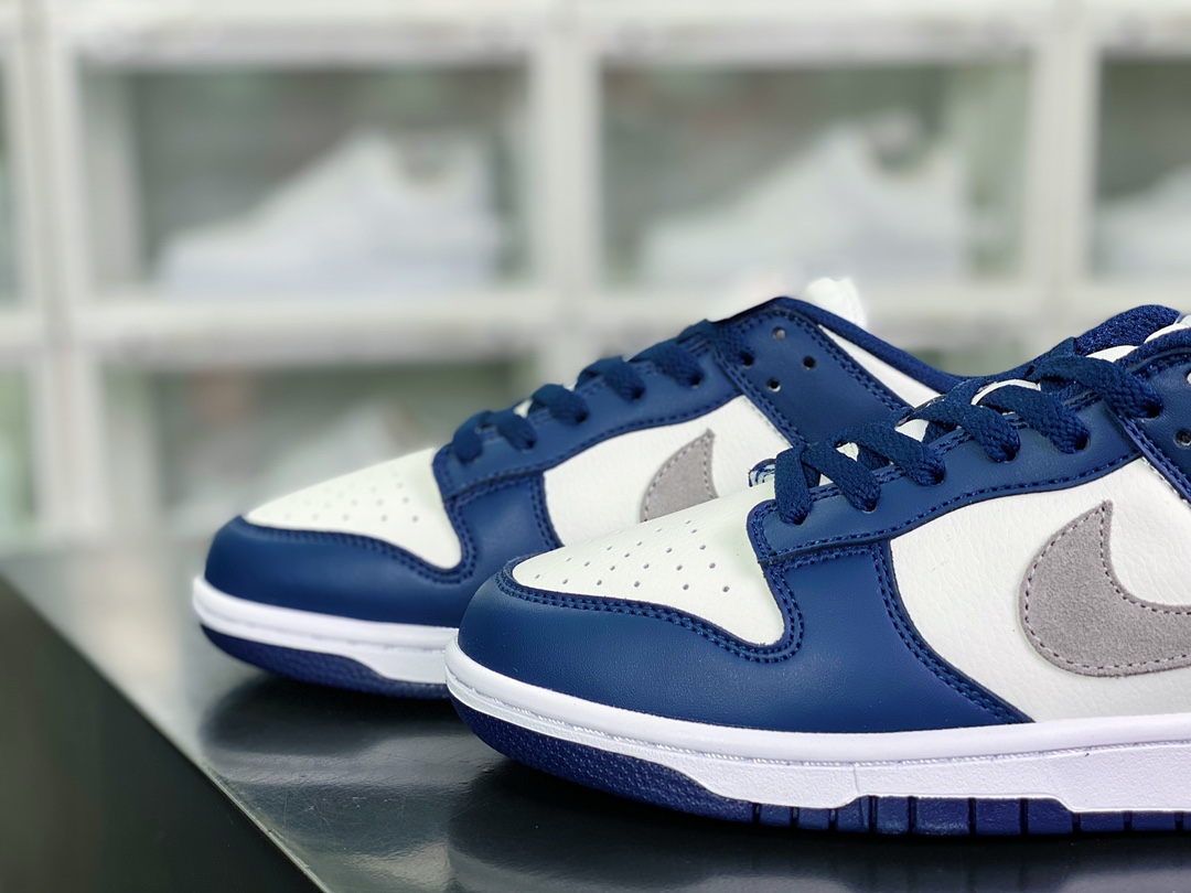 220 SB Dunk Low”Ironstone”扣篮系列低帮板鞋“蓝白灰勾”FD9746-400