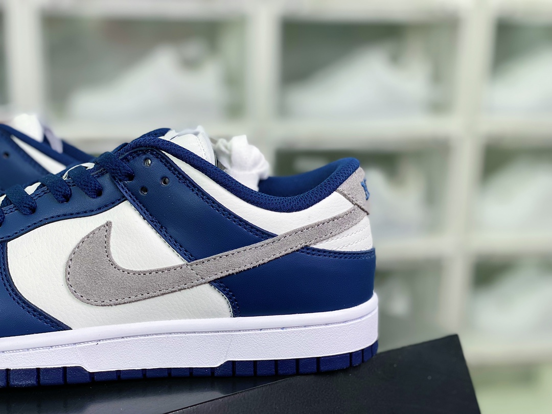 220 SB Dunk Low”Ironstone”扣篮系列低帮板鞋“蓝白灰勾”FD9746-400