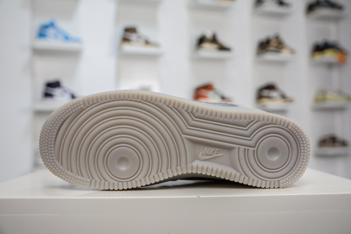 260 Nike Air Force 1'07 Low 卫冕拼接冠军 满天星板鞋 NB5563-066