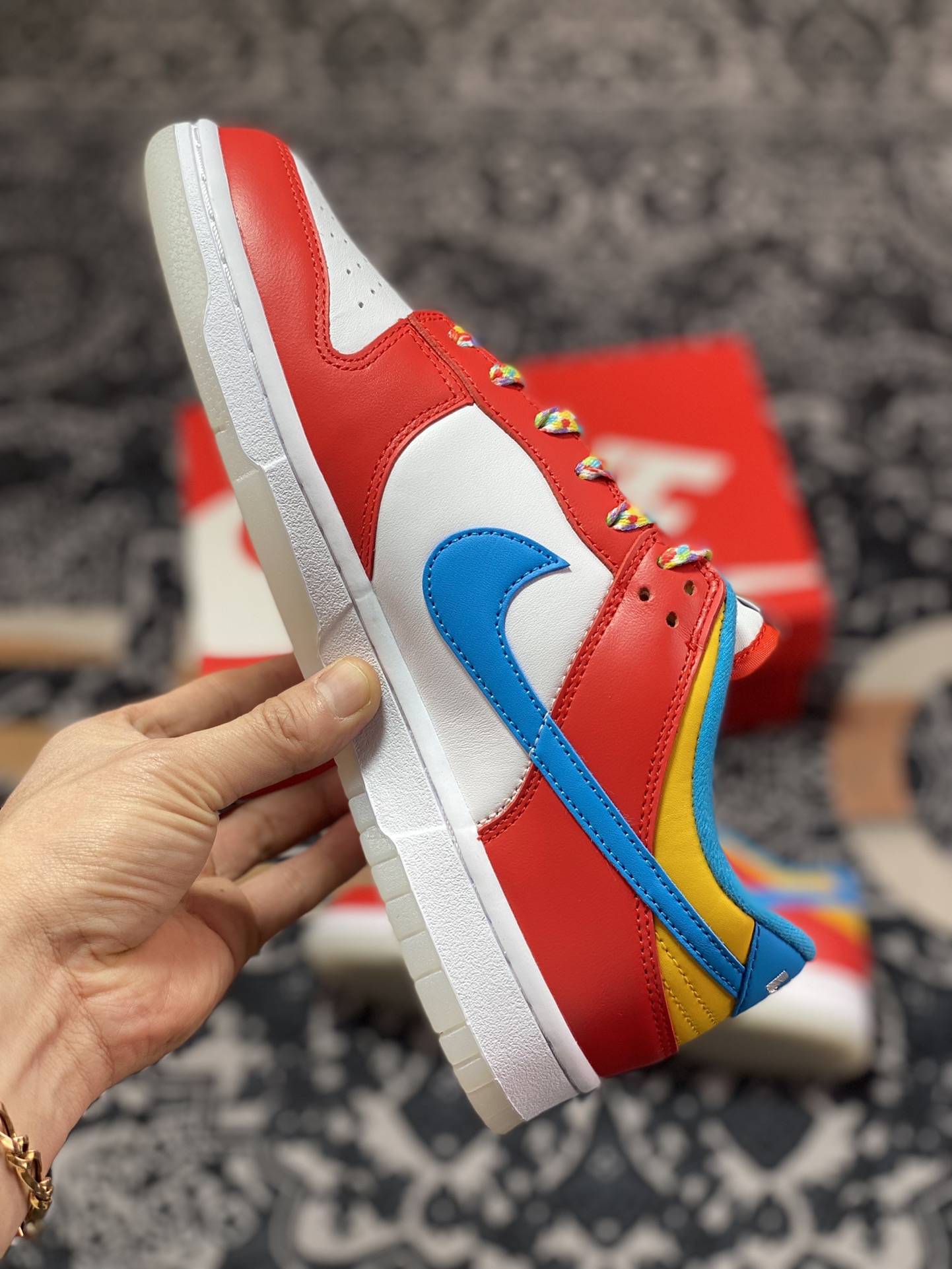 Dunk Series Low-top Casual Sports Skateboard Shoes ”Red and White Fruit Cereal” 8009-600