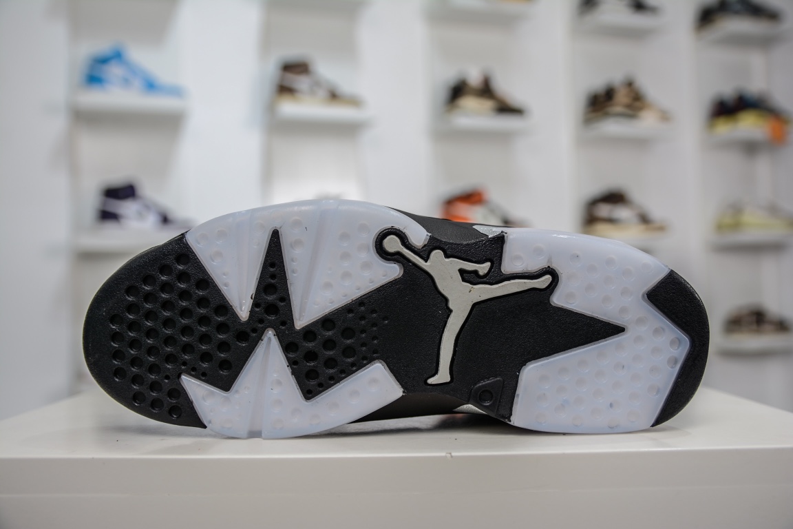 300 原装Air Jordan 6 Retro ”Metallic Silver” 高帮 DX2836-001