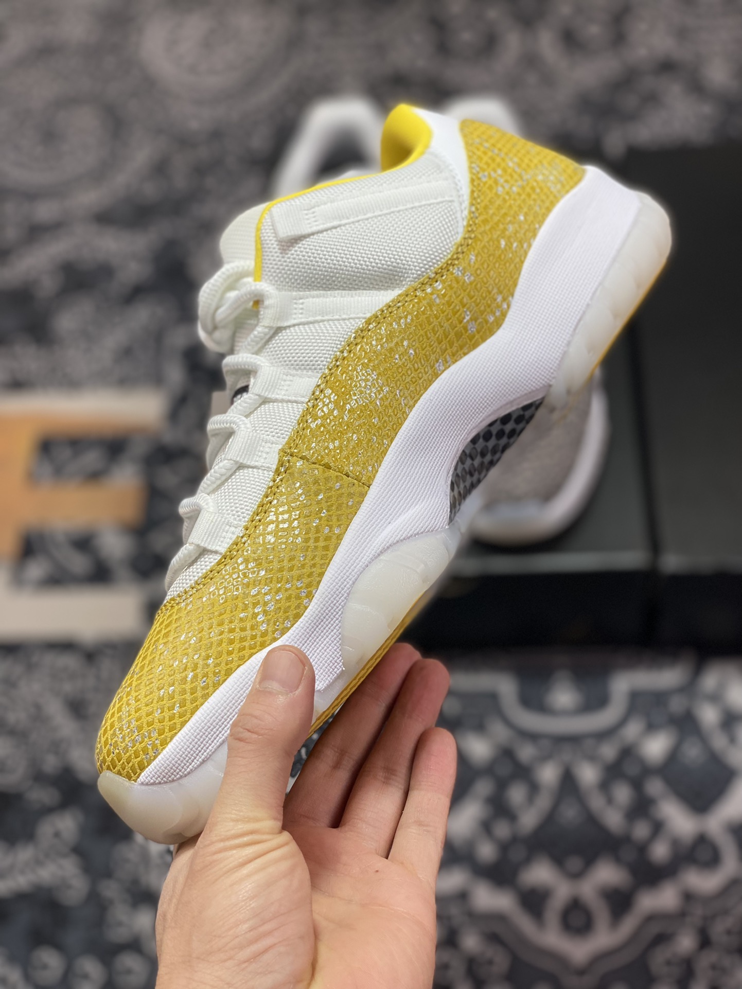 360 原装级别 Air Jordan 11 ” Yellow Sneaker ” AJ11乔11低帮 白黄 黄蛇 文化篮球鞋 AH7860-107