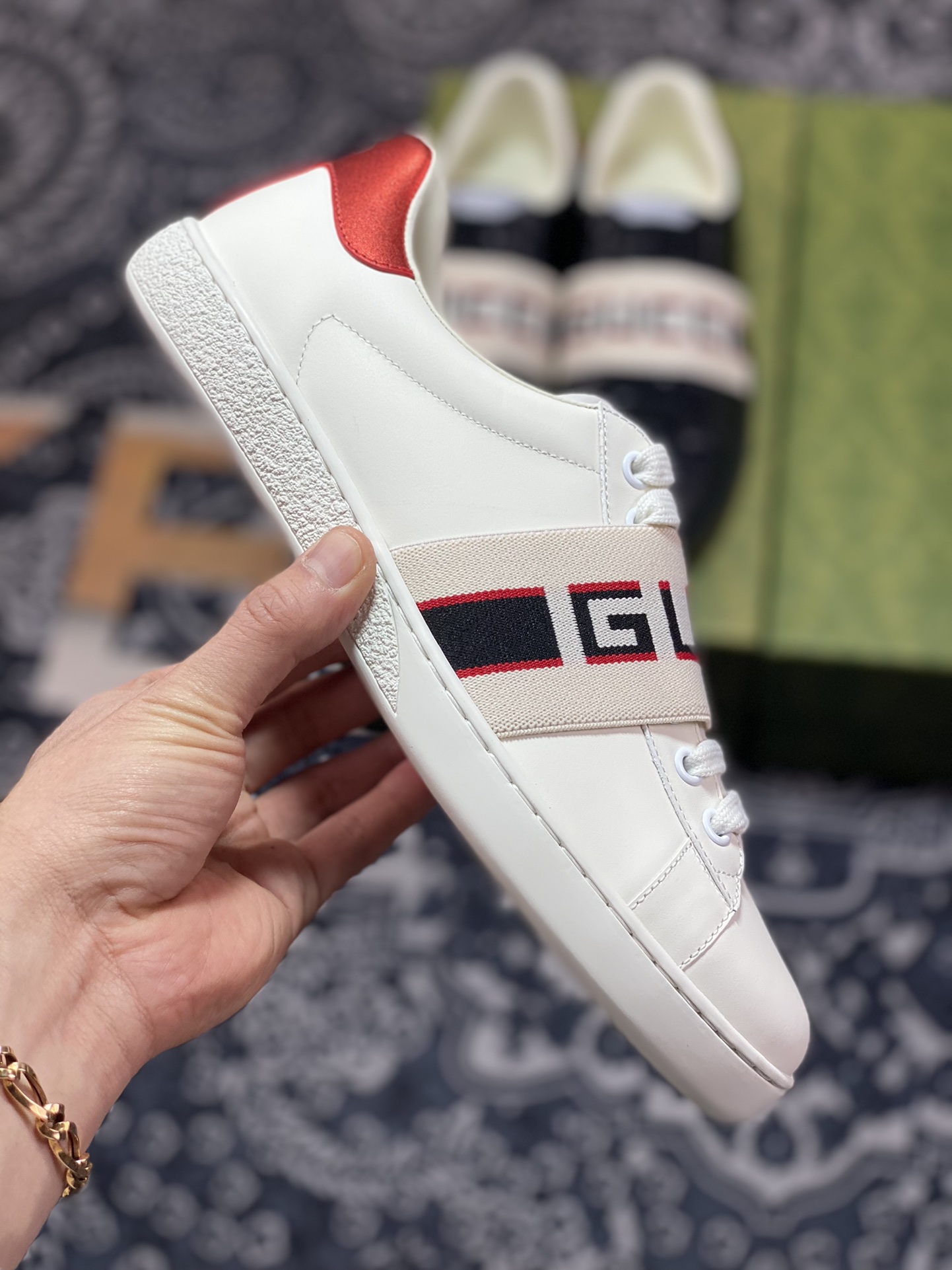 GUCCI Ace Embroidered Low-Top color-blocked embroidery series low-top sneakers ”off-white, black and red straps” 523469 0FIV0 9091