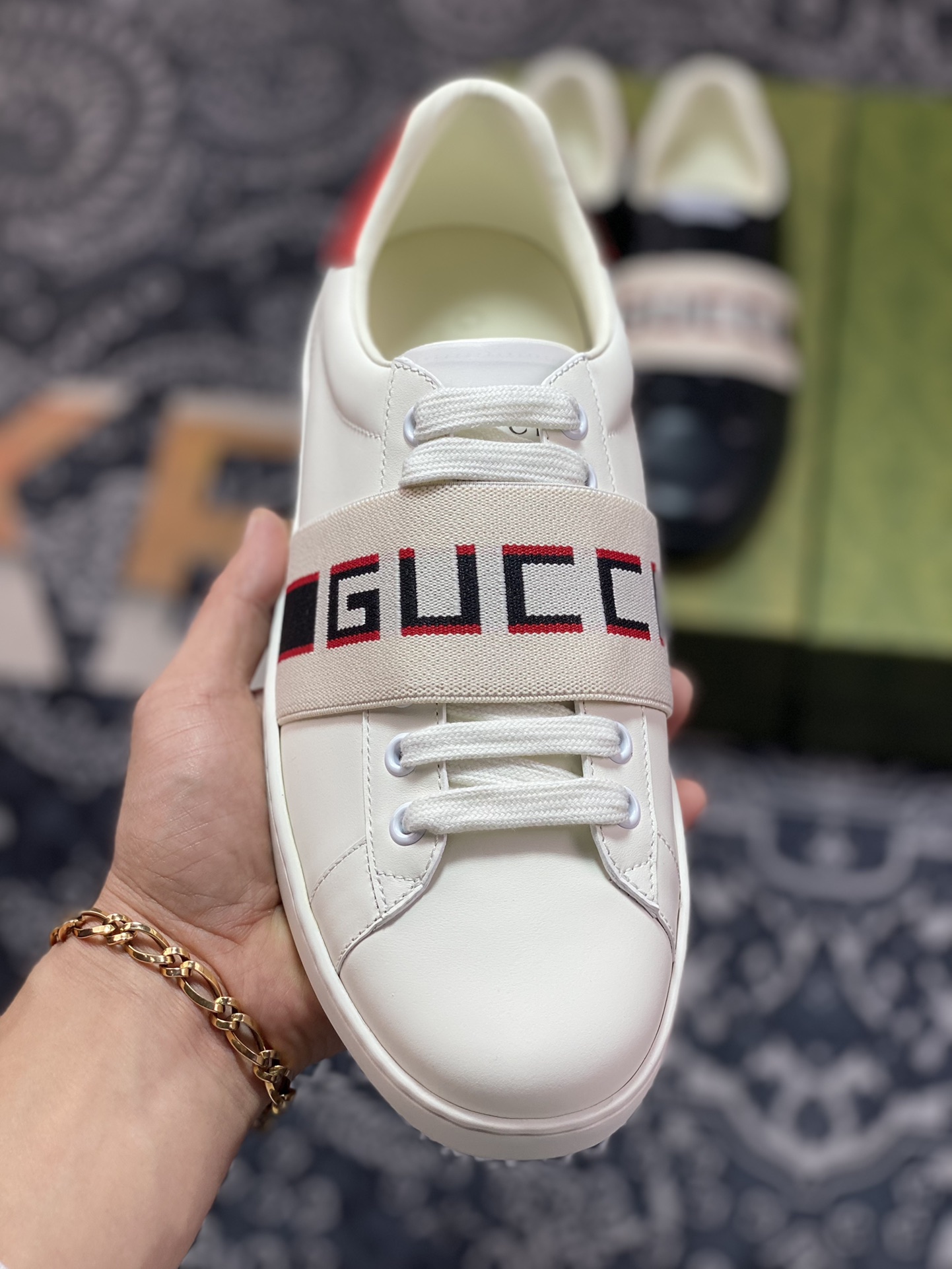 GUCCI Ace Embroidered Low-Top color-blocked embroidery series low-top sneakers ”off-white, black and red straps” 523469 0FIV0 9091