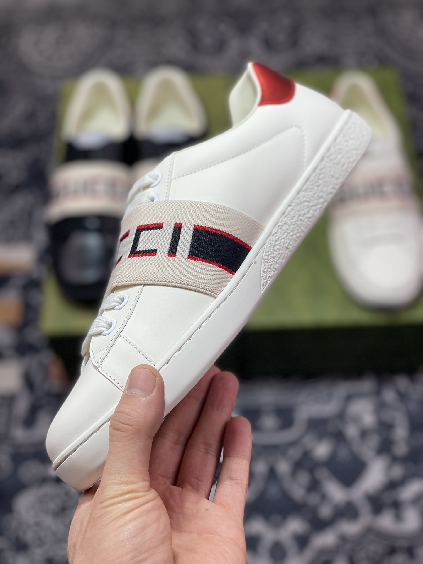 GUCCI Ace Embroidered Low-Top color-blocked embroidery series low-top sneakers ”off-white, black and red straps” 523469 0FIV0 9091