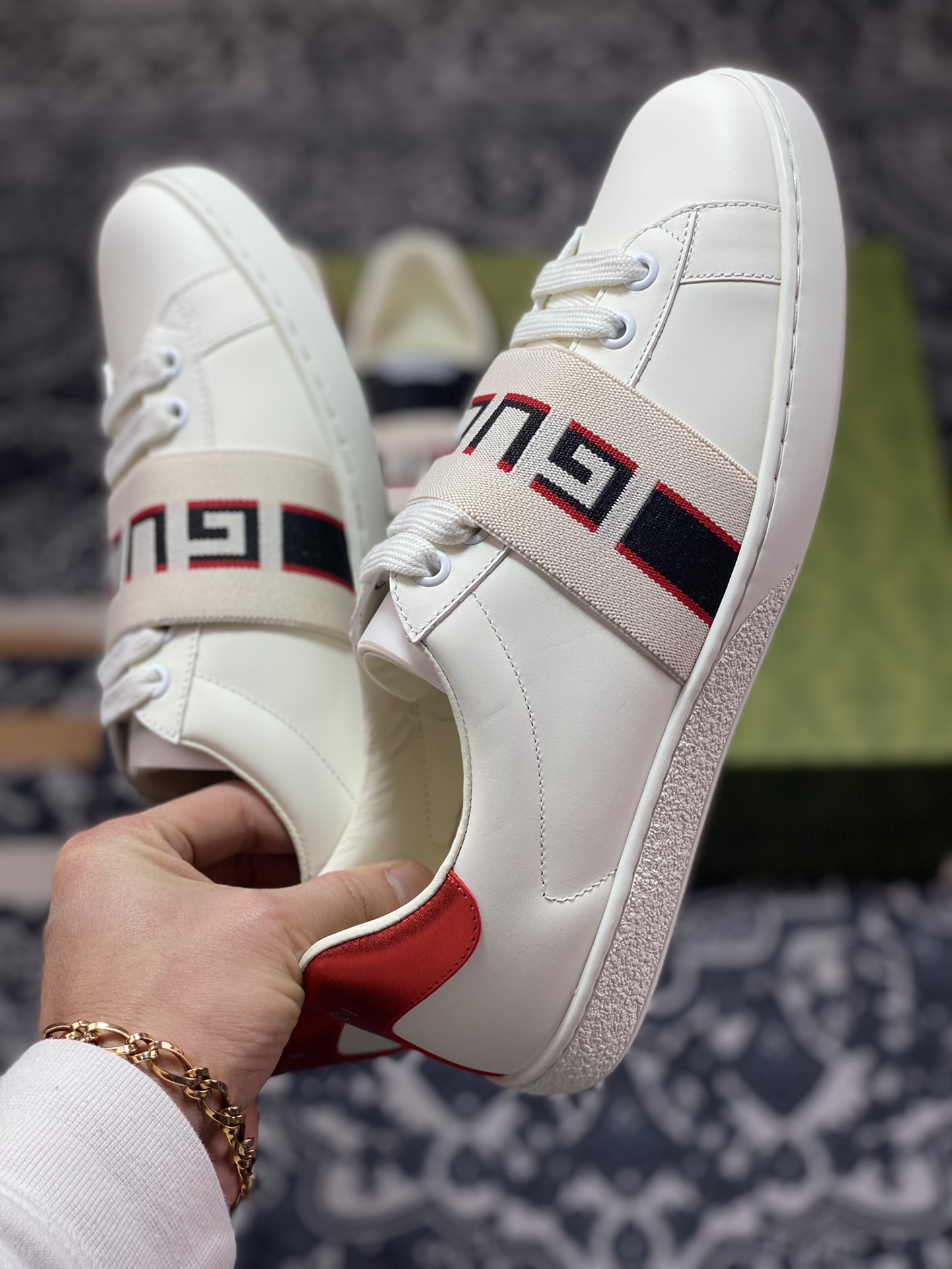 GUCCI Ace Embroidered Low-Top color-blocked embroidery series low-top sneakers ”off-white, black and red straps” 523469 0FIV0 9091