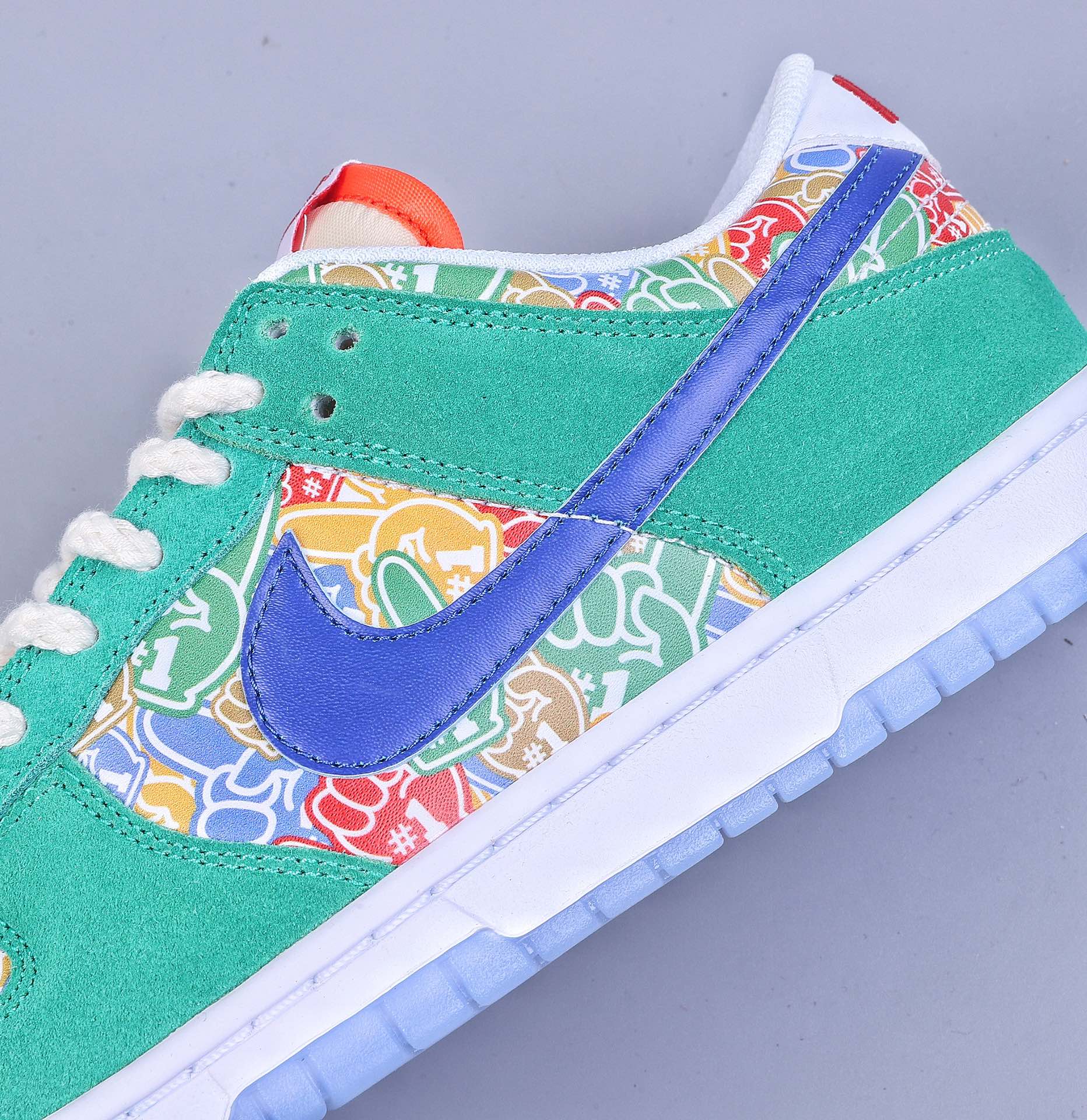 300 Ｃ版Nike SB Dunk Low ”Foam Finger” 泡沫手指 DZ5184-300