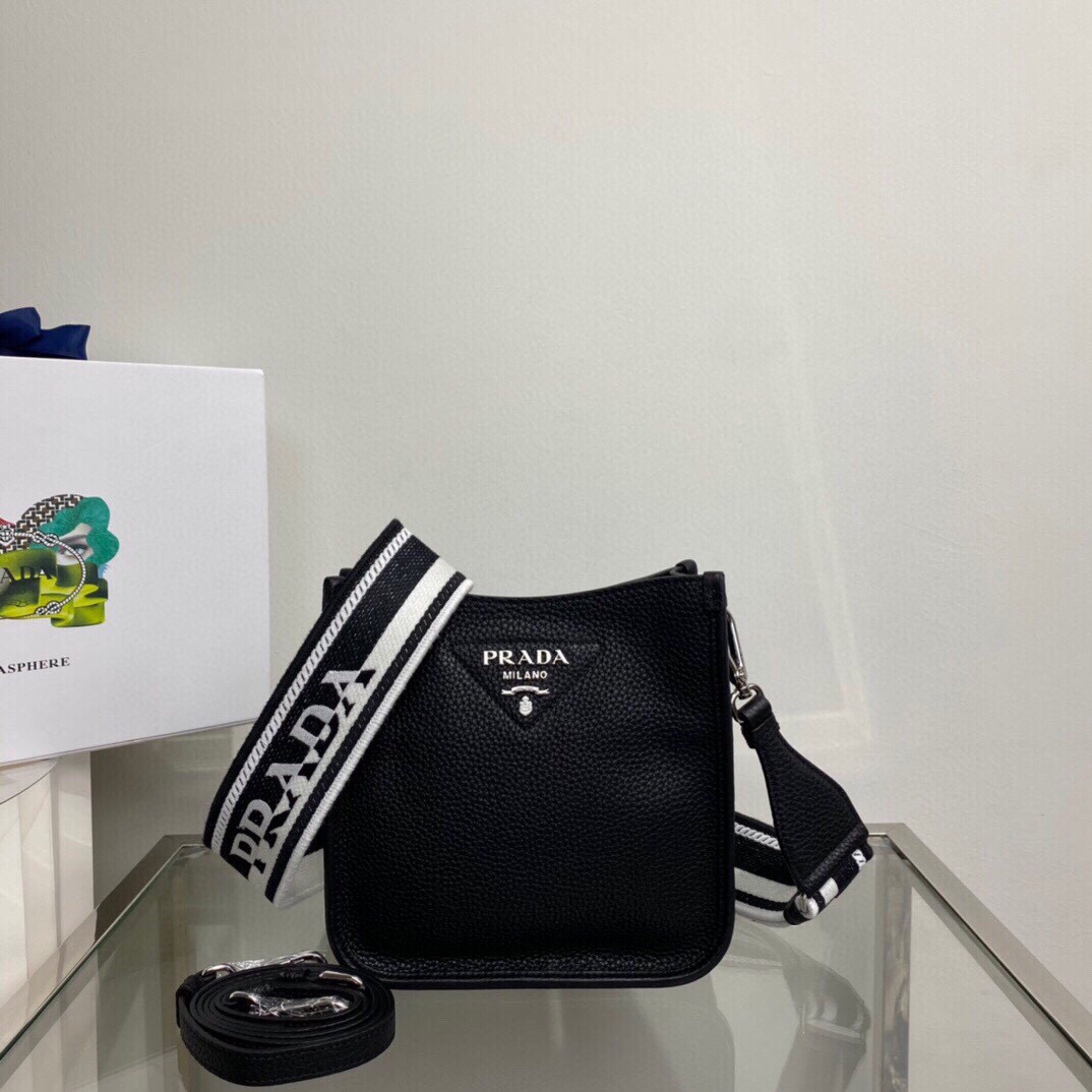 【Réplica de primera calidad】Nuevo bolso de hombro de boutique🎉1BH191 llegó🍰(incluye dos correas) Este bolso…