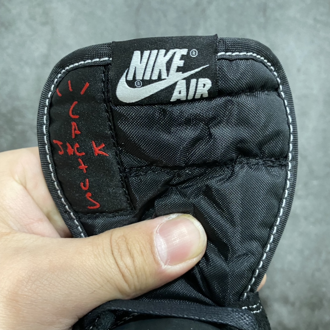 图片[5]-私人订单 Ari Jordan 1 x Travis ScottnAJ1 x TS联名黑倒钩DM7866-001n市场未流通版本 区别各大代号版本n所有皮料均来自原厂 所有细节均多次校对n针车效果同步原鞋 刺绣拉到原厂定做n原楦原纸板开发 后跟弧度收口自然不对折极致一眼正品既视感 进口玻璃冲刀皮料裁剪零毛边承诺百分百一致原鞋 鞋面清洁度最高 QC检验标准 控制溢胶 鞋盒、防尘纸 配件鞋带 均采购来自原厂 尺码：36-47.5-莆田鞋批发中心