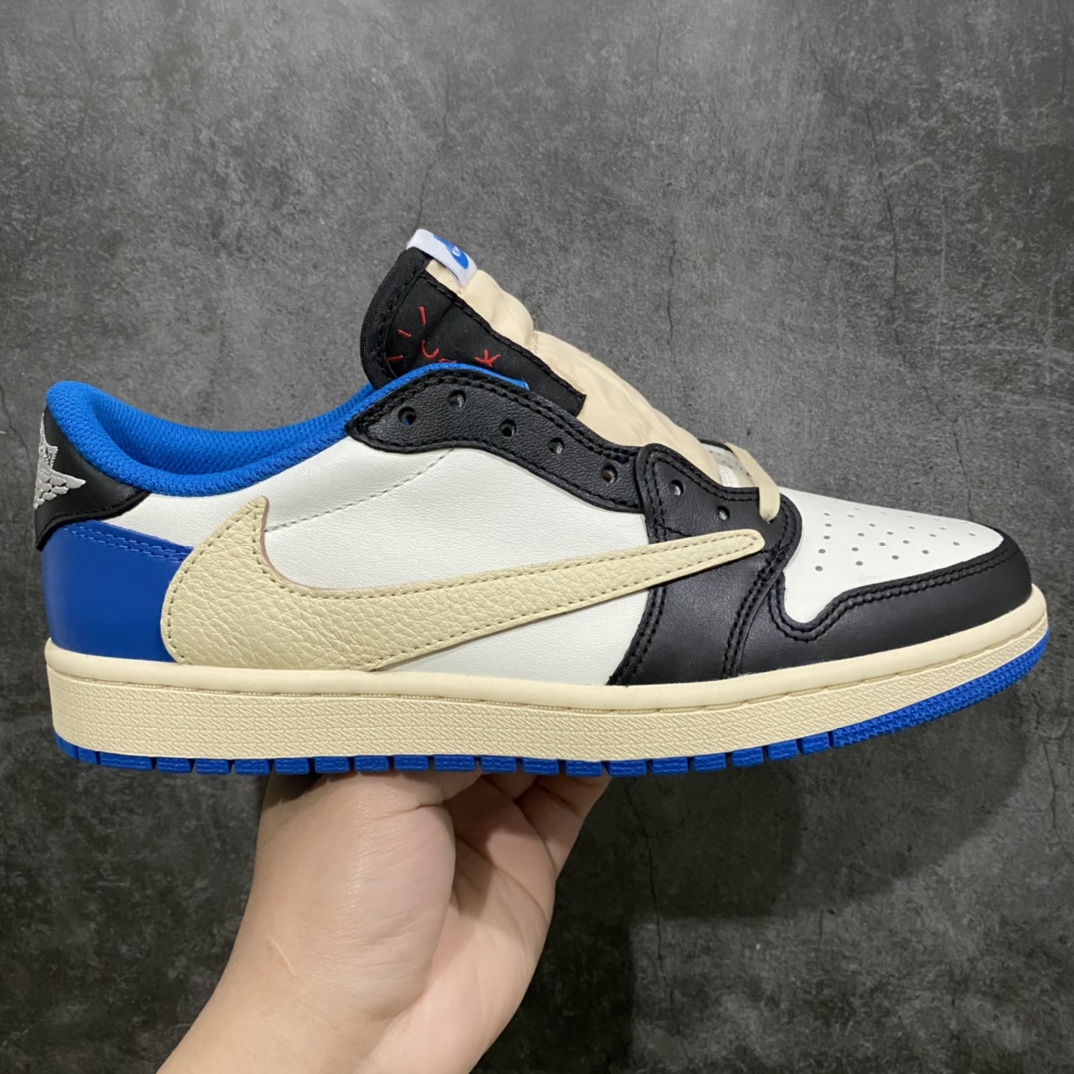 私人订单 Ari Jordan 1 x Travis ScottnAJ1 x TS联名闪电倒钩DM7866-140n市场未流通版本 区别各大代号版本n所有皮料均来自原厂 所有细节均多次校对n针车效果同步原鞋 刺绣拉到原厂定做n原楦原纸板开发 后跟弧度收口自然不对折极致一眼正品既视感 进口玻璃冲刀皮料裁剪零毛边承诺百分百一致原鞋 鞋面清洁度最高 QC检验标准 控制溢胶 鞋盒、防尘纸 配件鞋带 均采购来自原厂 尺码：36-47.5-莆田鞋批发中心