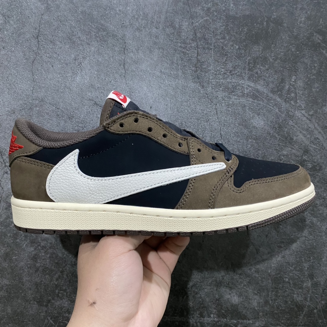 私人订单 Ari Jordan 1 x Travis ScottnAJ1 x TS联名黑棕倒钩一代CQ4277-001n市场未流通版本 区别各大代号版本n所有皮料均来自原厂 所有细节均多次校对n针车效果同步原鞋 刺绣拉到原厂定做n原楦原纸板开发 后跟弧度收口自然不对折极致一眼正品既视感 进口玻璃冲刀皮料裁剪零毛边承诺百分百一致原鞋 鞋面清洁度最高 QC检验标准 控制溢胶 鞋盒、防尘纸 配件鞋带 均采购来自原厂 尺码：36-47.5-莆田鞋批发中心