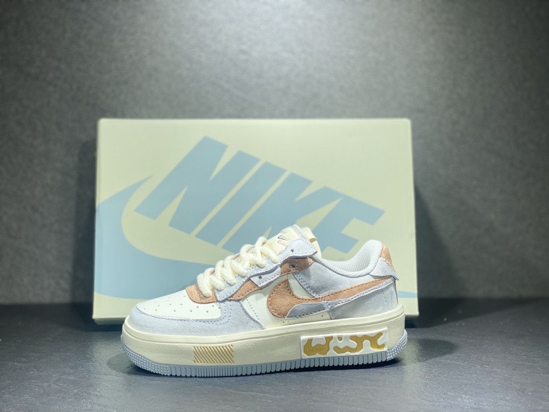 260 Nike Air Force 1 空军一号运动板鞋CW6688-806