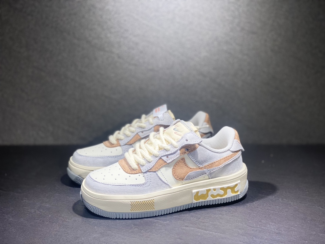 260 Nike Air Force 1 空军一号运动板鞋CW6688-806