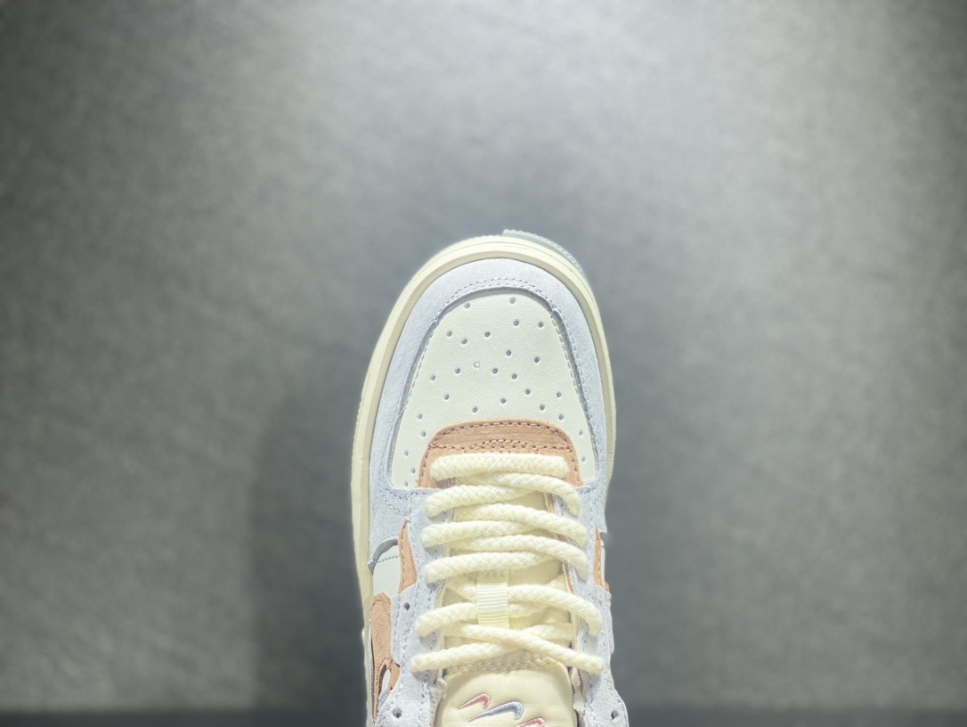 260 Nike Air Force 1 空军一号运动板鞋CW6688-806