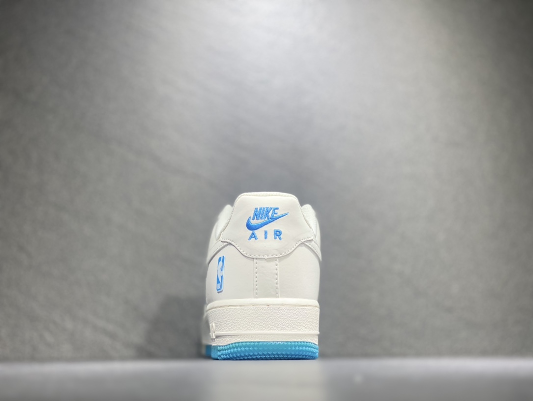 240 Nike Air Force 1 空军一号运动板鞋 NB3696-509