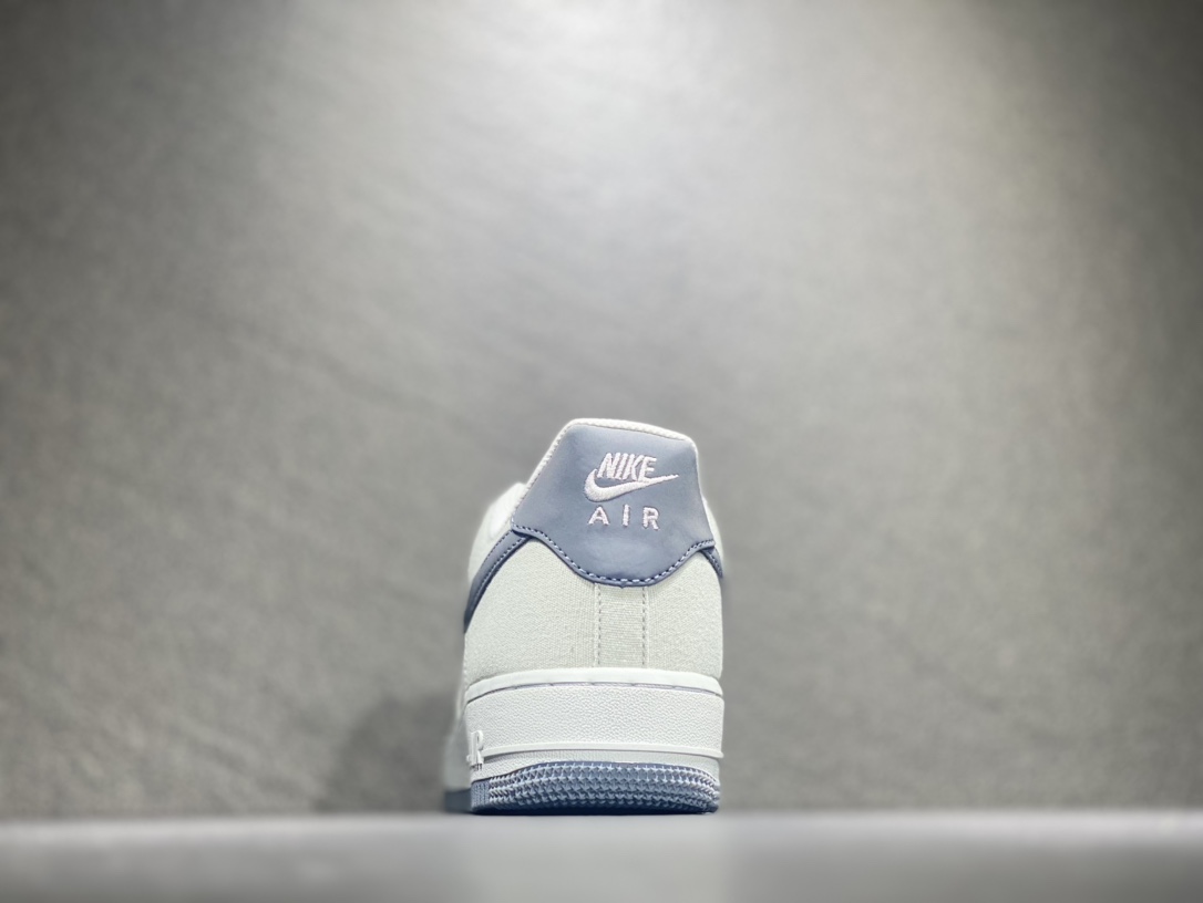 200 Nike Air Force 1 空军一号运动板鞋 DG2296-003