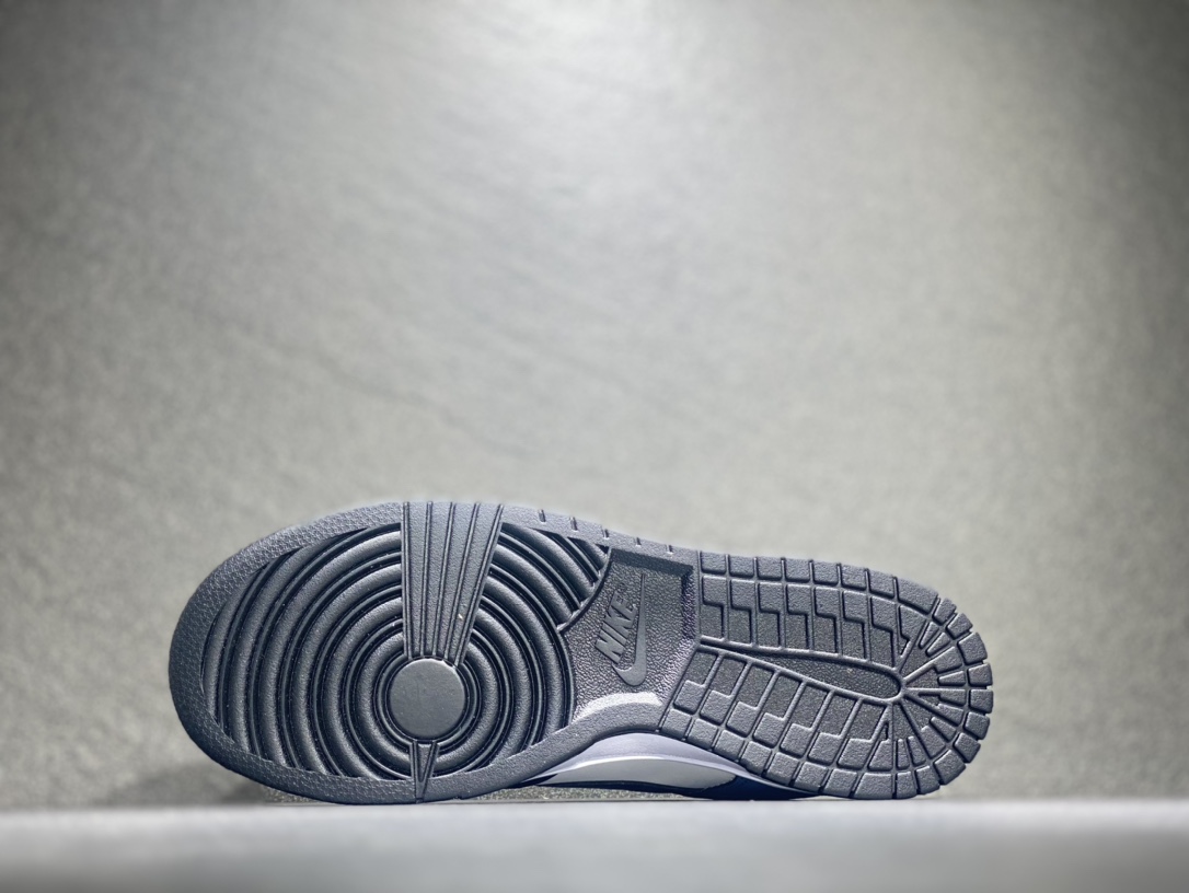 300 Nike SB dunk Low低帮休闲运动滑板板鞋FD6923-100