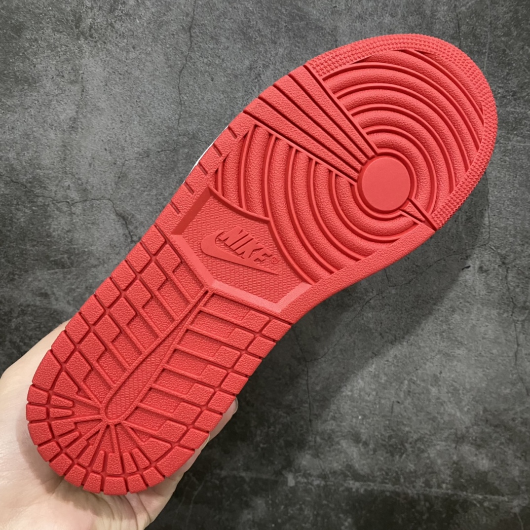 图片[9]-GC(dt)纯原 Air Jordan AJ1 Mid 中帮黑红 DQ8426-060市面唯一纯原级别 无需拼图大几率过验 后跟方块横7针竖3针 全网唯一正确细节 全鞋电脑针车 完美零毛边处理 原厂内置全掌气垫 价格定位良心 平台专用代工流水线出品 一眼公司既视感 拿到手的一瞬间就与众不同 碾压市面所有版本 认准细节 全部原鞋开发 每一个配色都会采购原鞋确认细节 打破市面看图做货无好货之说 细节精确 所有配色原数据档案开发！ 尺码：35.5 36 36.5 37.5 38 38.5 39 40 40.5 41 42 42.5 43 44 44.5 45-莆田鞋批发中心