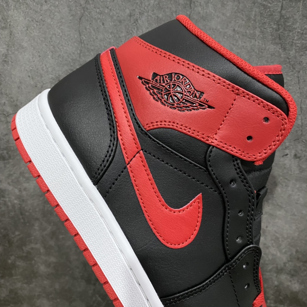 图片[7]-GC(dt)纯原 Air Jordan AJ1 Mid 中帮黑红 DQ8426-060市面唯一纯原级别 无需拼图大几率过验 后跟方块横7针竖3针 全网唯一正确细节 全鞋电脑针车 完美零毛边处理 原厂内置全掌气垫 价格定位良心 平台专用代工流水线出品 一眼公司既视感 拿到手的一瞬间就与众不同 碾压市面所有版本 认准细节 全部原鞋开发 每一个配色都会采购原鞋确认细节 打破市面看图做货无好货之说 细节精确 所有配色原数据档案开发！ 尺码：35.5 36 36.5 37.5 38 38.5 39 40 40.5 41 42 42.5 43 44 44.5 45-莆田鞋批发中心