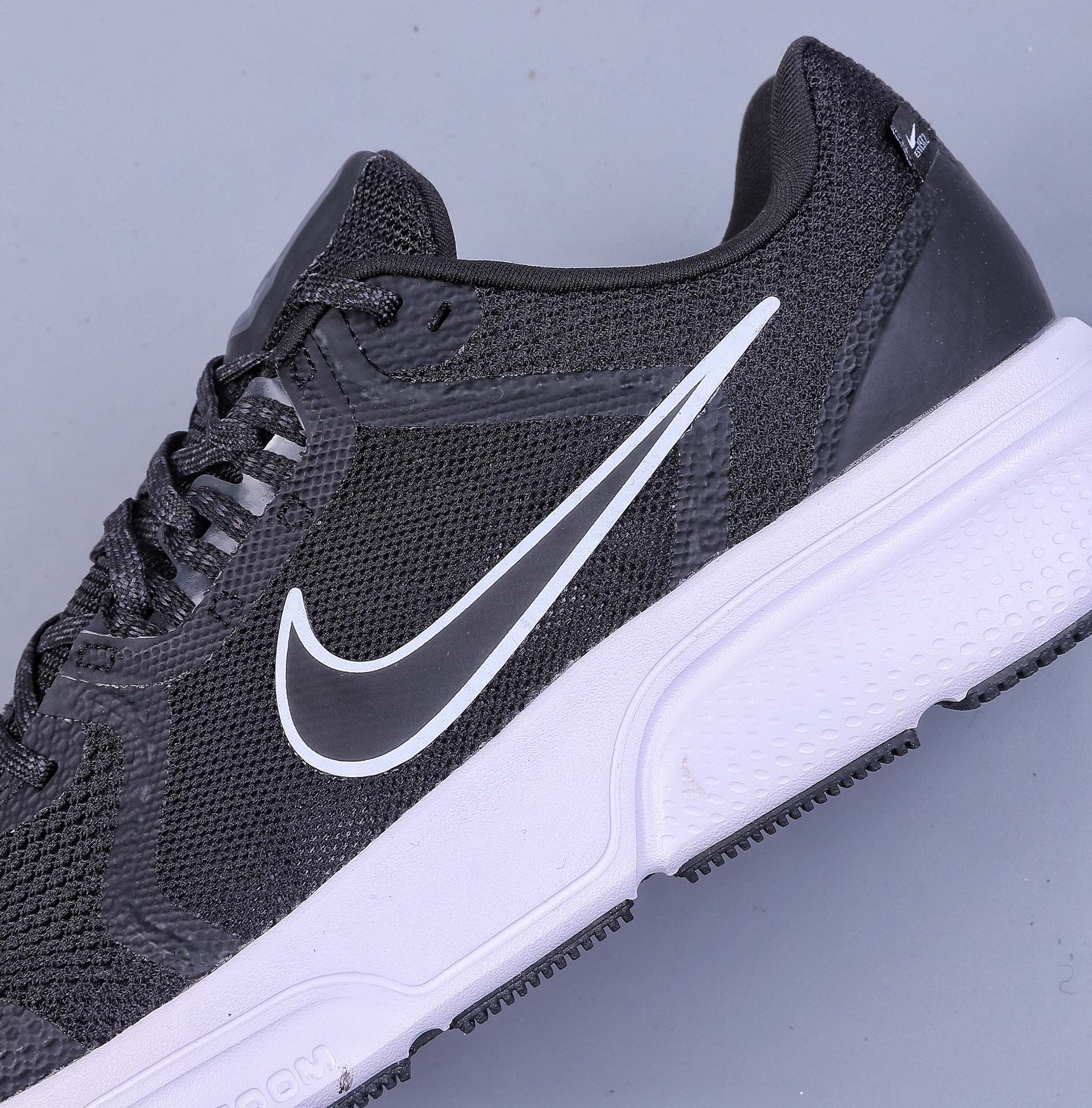 170 Nike ZOOM SPAN 4透气缓震疾速跑鞋 DC8996-001