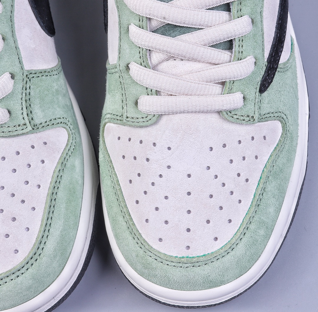 340 Z版Nike SB Dunk Low 草绿黑倒钩 CU1726-777