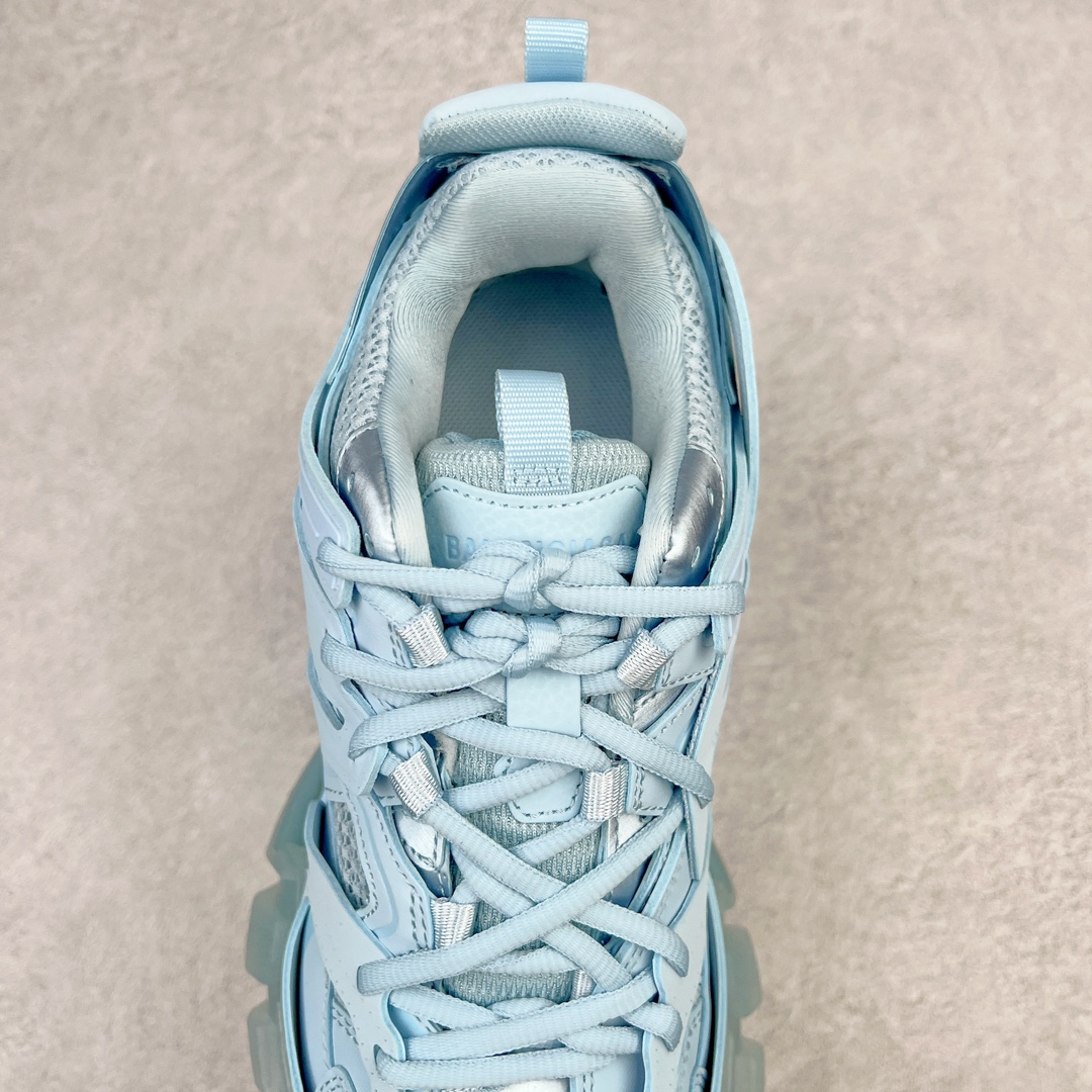 图片[5]-💰390 ＃VG零售版 BALENCIAGA Track Trainers 巴黎世家透明果冻底复古潮流百搭老爹鞋 成份：47%涤纶 40%聚氨酯纤维 13%Nylon 采用尼龙和网眼布制成 100%不含皮革 尺码饰于足尖 鞋后跟压印Track字样 外底正面压印BB标识 外侧印有Balenciaga印花 鞋舌压印Balenciaga标识 双鞋带以常规方式打结 后帮及鞋舌配有拉环鞋提 动态鞋底设计 为双脚带来后续的助力 50毫米鞋弓 水洗做旧风格 中国制造 此商品提供Balenciaga防尘袋和包装盒 全套原纸板楦头开发 最原汁原味的灵魂版型 全鞋荧光划线卡点 胶水把控整洁度追求极致完美 每一双都是工艺品 多重QC质检 超越公司货的品控标准 实实在在的免检产品 原盒原配 正确字体电绣 粗细、位置、大小正确 侧边TPU 透气孔匹配意产原版 正确分离大底 TPU软底 原版一致大底LOGO 立体感十足 原厂皮料水洗做旧 采购原厂网纱 正常尺码 尺码：35 36 37 38 39 40 41 42 43 44 45 46 编码：by4936060-运动鞋