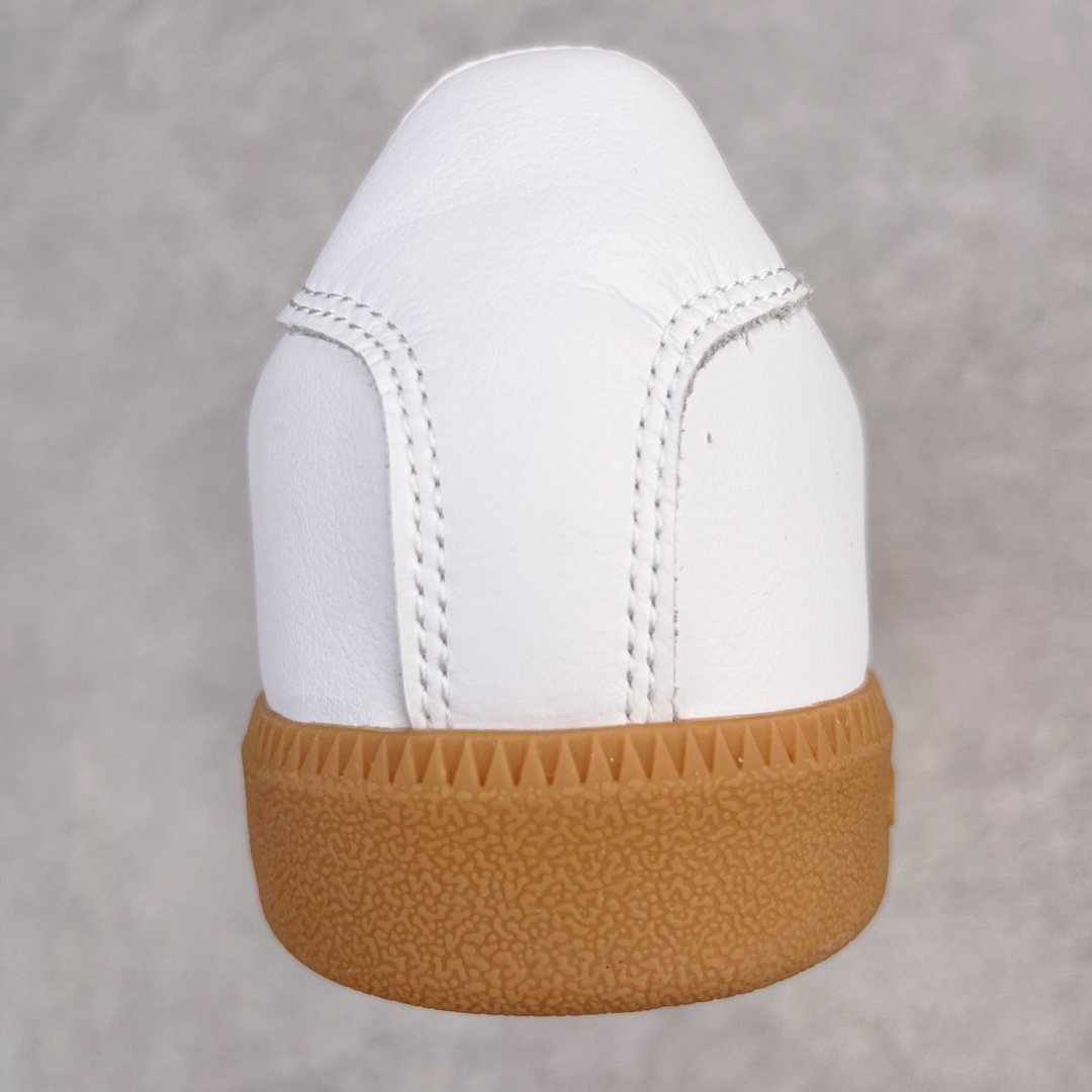 图片[8]-＃特价福利 AD Originals BW Army 德训系列绅士军用训练风百搭休闲运动板鞋 以有 40 年历史的 German Trainer 最早是一款专为德国联邦军定制的室内训练鞋 并由在斯洛伐克的工厂代工生产 如今却凭藉出众的外形设计成为众多时尚品牌青睐的对象 比如 Maison Margiela 出品的 Replica Sneaker 便是其中的佼佼者 而今季 Originals 也将重新推出一款以「德训」为蓝本的 BW Army 训练鞋 并带来白色和黑色两款最经典的元年设计 新鞋款除了采用优质皮革结合麂皮制作鞋身外 更还原了 German Trainer 最具代表性的生胶大底 辨识度满载之余也更加耐穿 尺码：36 36⅔ 37⅓ 38 38⅔ 39⅓ 40 40⅔ 41⅓ 42 42⅔ 43⅓ 44-选品中心